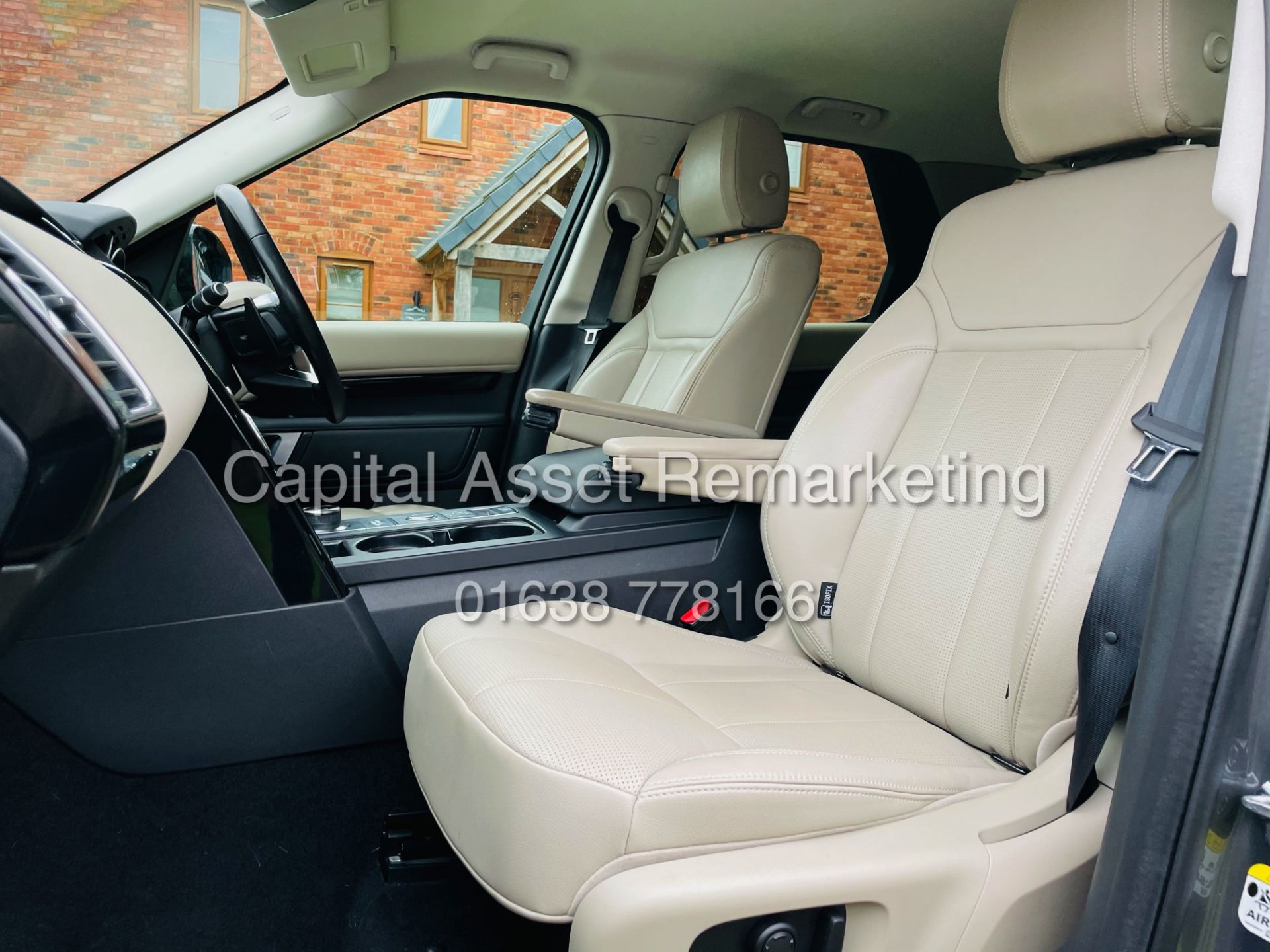 (ON SALE) LAND ROVER DISCOVERY "SE" 7 SEATER (19 REG) 1 OWNER -BIG SPEC -ELEC SEATS -APPLE PLAY- NAV - Image 19 of 35