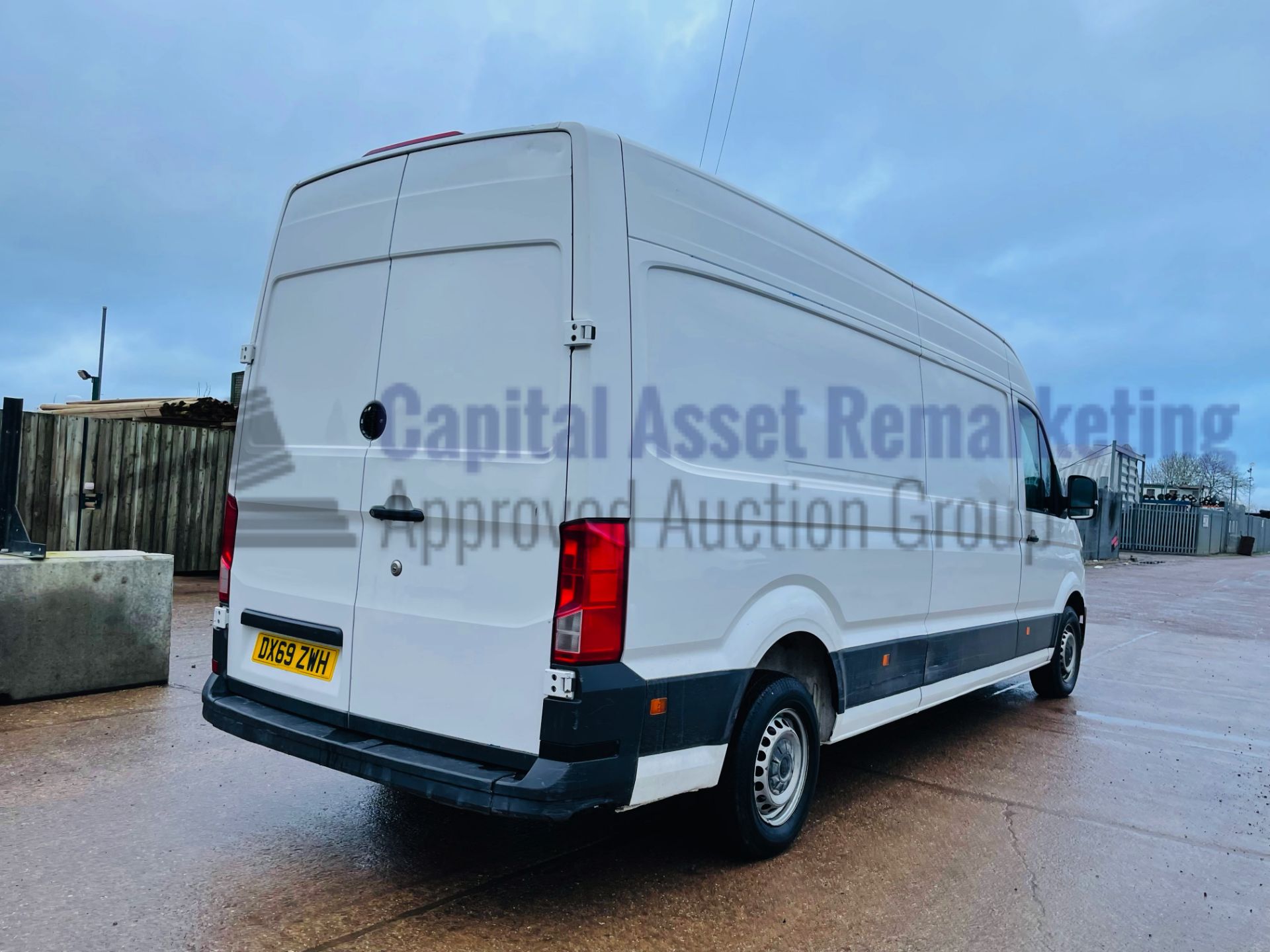 (On Sale) VOLKSWAGEN CRAFTER CR35 *LWB HI-ROOF* (69 REG - EURO 6) '2.0 TDI - 6 SPEED' *LOW MILEAGE* - Image 12 of 37