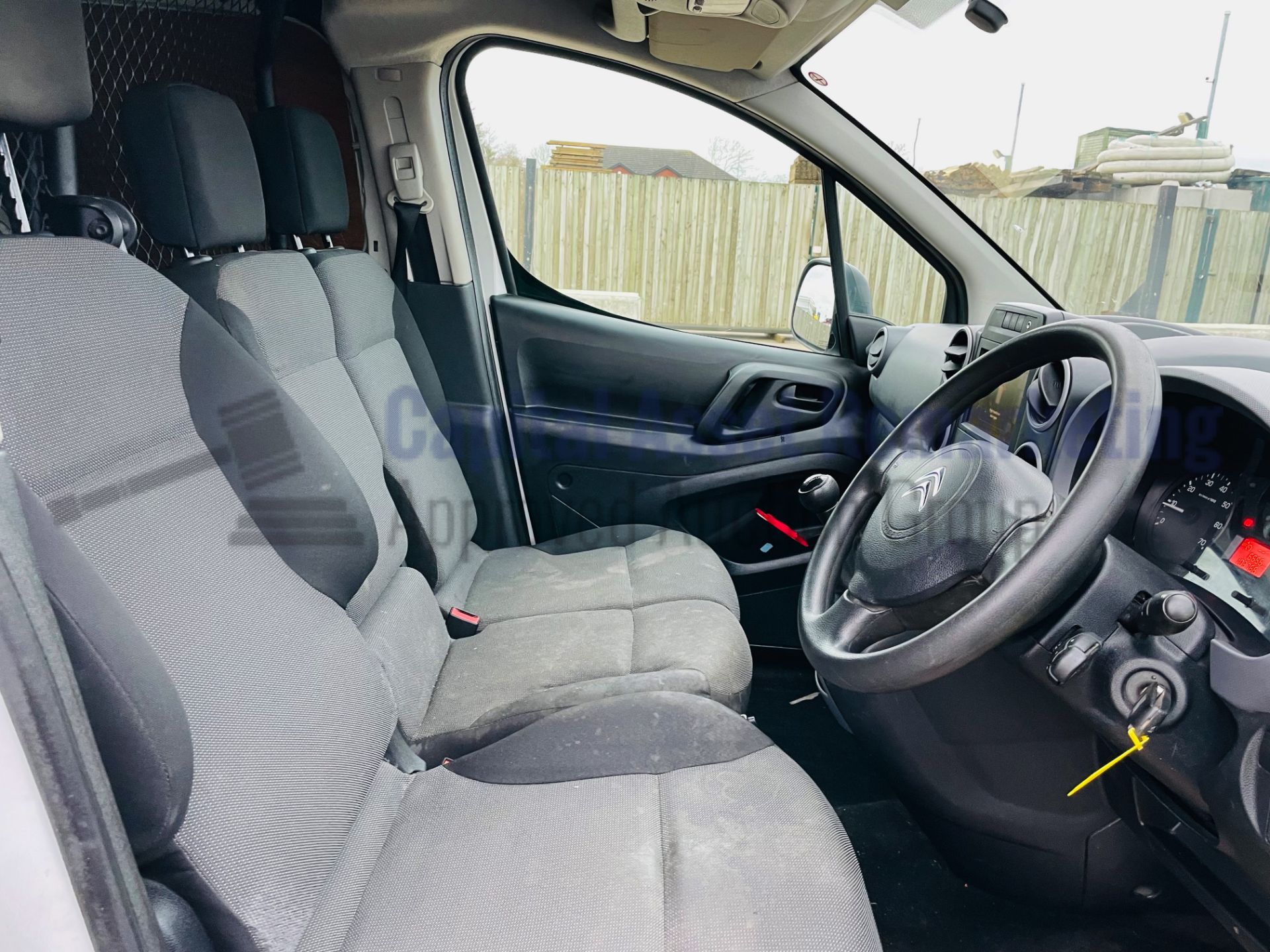 (On Sale) CITROEN BERLINGO 625 *ENTERPRISE* SWB - PANEL VAN (2018-EURO 6) '1.6 BLUE HDI' *A/C - NAV* - Image 27 of 41