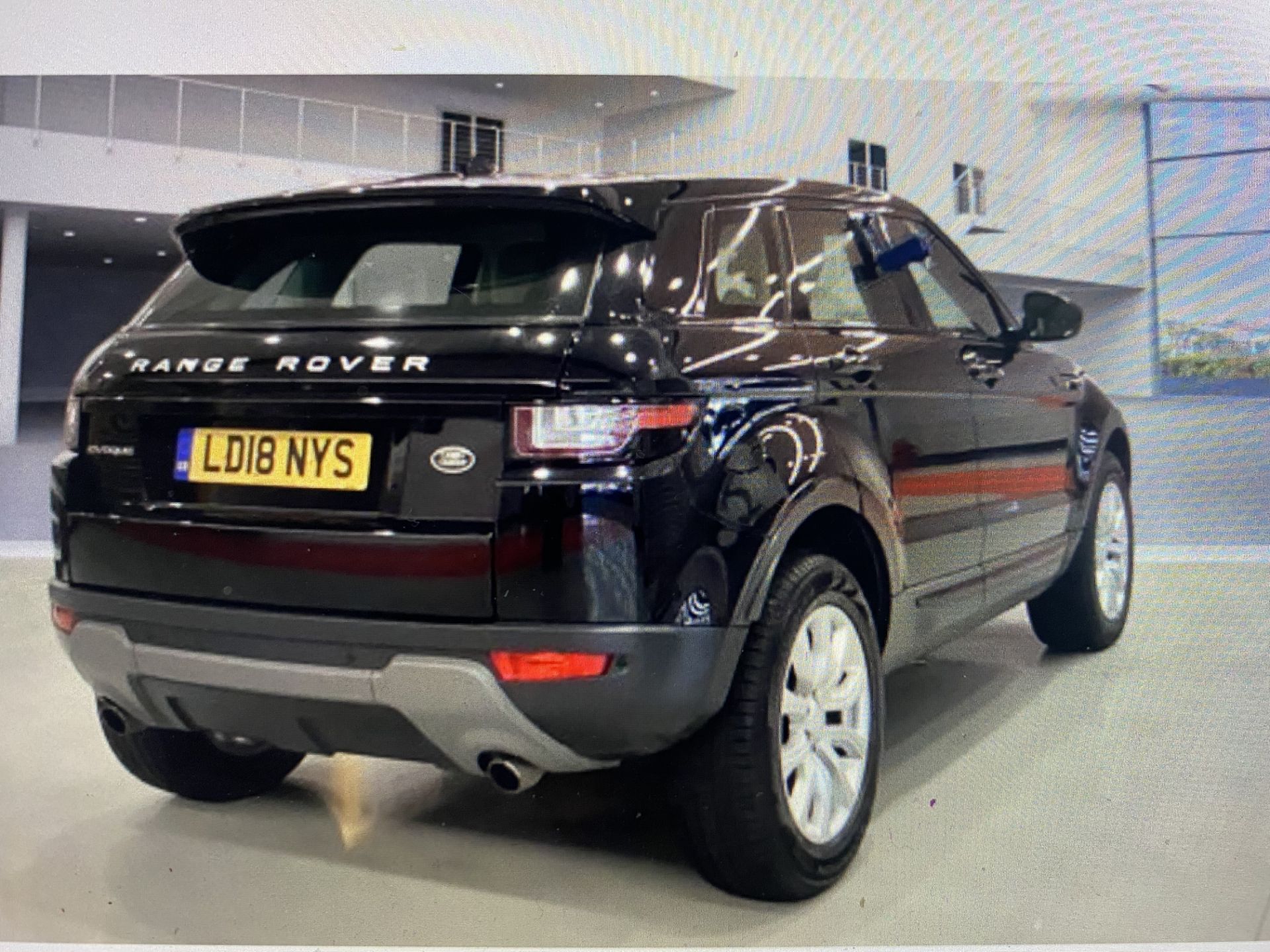 ON SALE RANGE ROVER EVOQUE 2.0 "TD4" SE TECH 4WD 'AUTO' 18 REG - 1 OWNER - LEATHER - SAT NAV - - Image 4 of 8