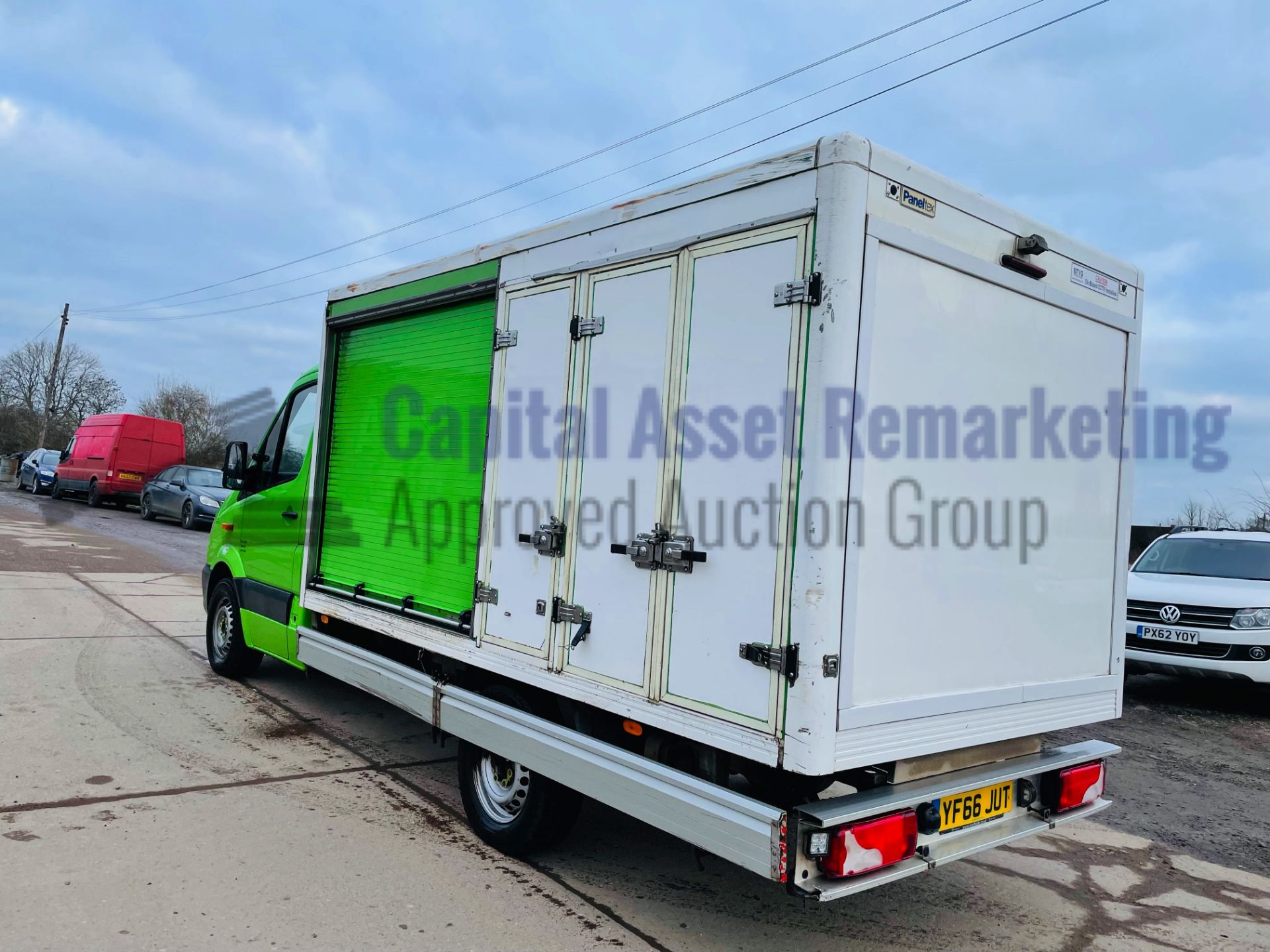 (On Sale) MERCEDES-BENZ SPRINTER 313 CDI *FRIDGE / FREEZER BOX* (2017 - EURO 6) *OVER-NIGHT STANDBY* - Image 10 of 38