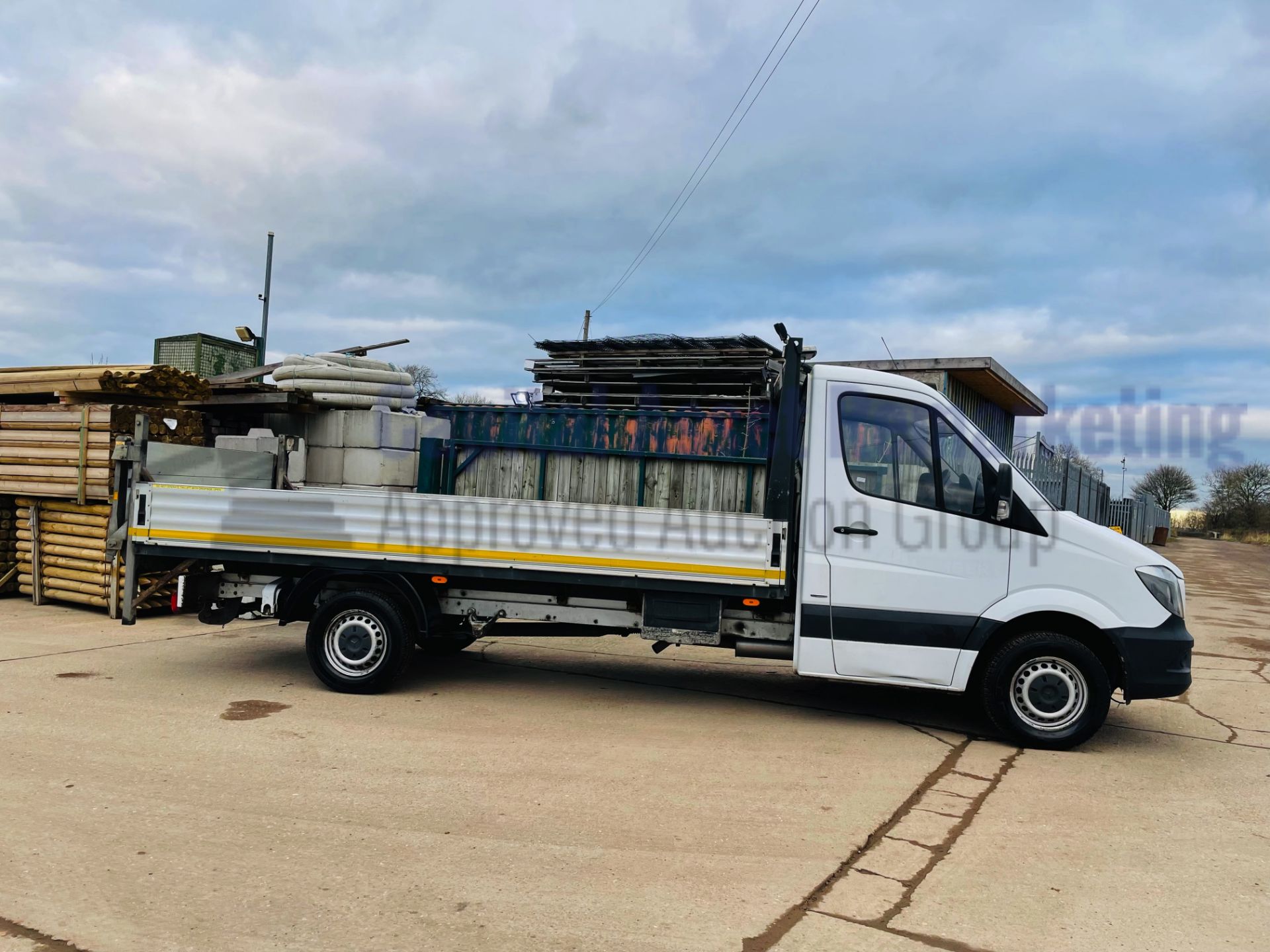 MERCEDES-BENZ SPRINTER 316 CDI *LWB - DROPSIDE* (2016 MODEL) '160 BHP - 6 SPEED' *TAIL-LIFT* - Image 11 of 36