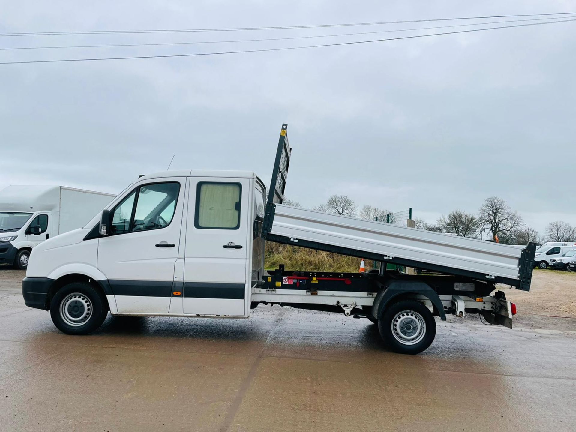 ON SALE VOLKSWAGEN CRAFTER CR35 2.0TDI D/CAB TIPPER TRUCK (2017 REG)- EURO 6 - ULEZ COMPLIANT - Image 9 of 31