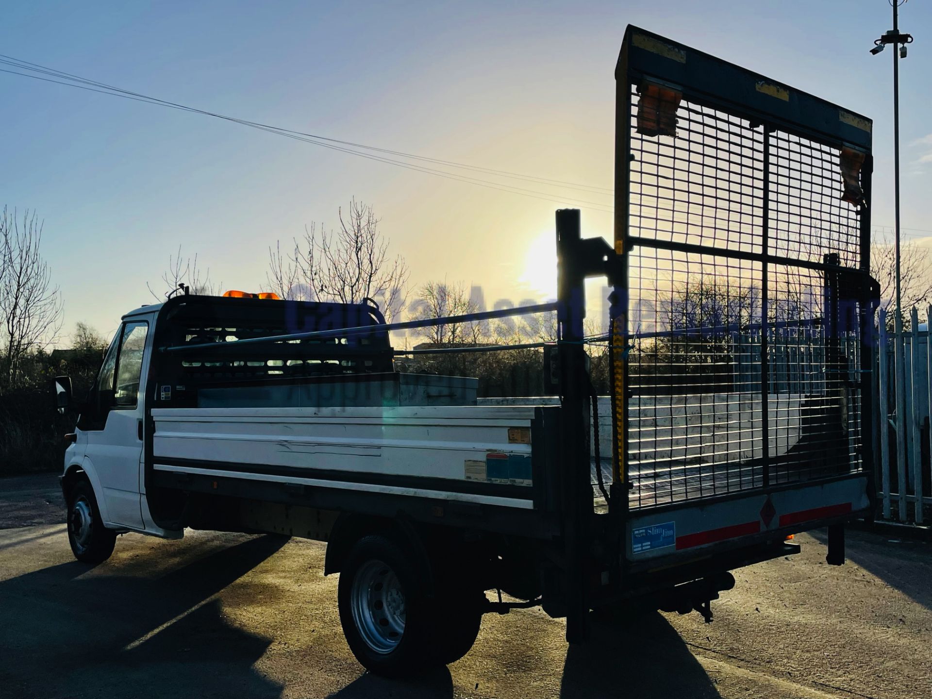 (On Sale) FORD TRANSIT RWD *LWB - DROPSIDE TRUCK* (2006) '2.4 TDCI - 115 BHP' *EX COUNCIL* (57,000K) - Image 5 of 32