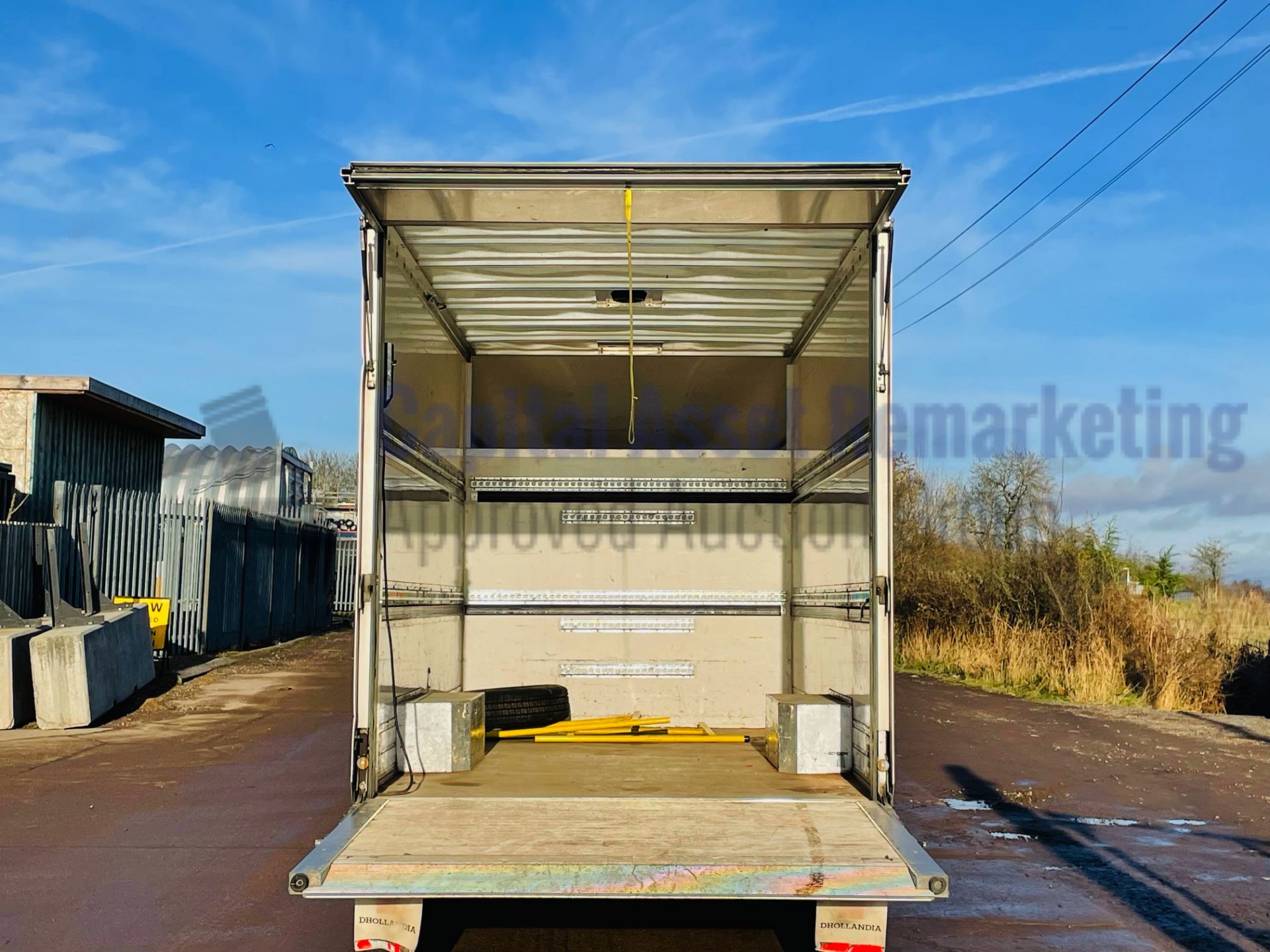 (On Sale) PEUGEOT BOXER 335 *LWB - LOW LOADER / LUTON BOX VAN* (67 REG - EURO 6) '130 BHP - 6 SPEED' - Image 23 of 40