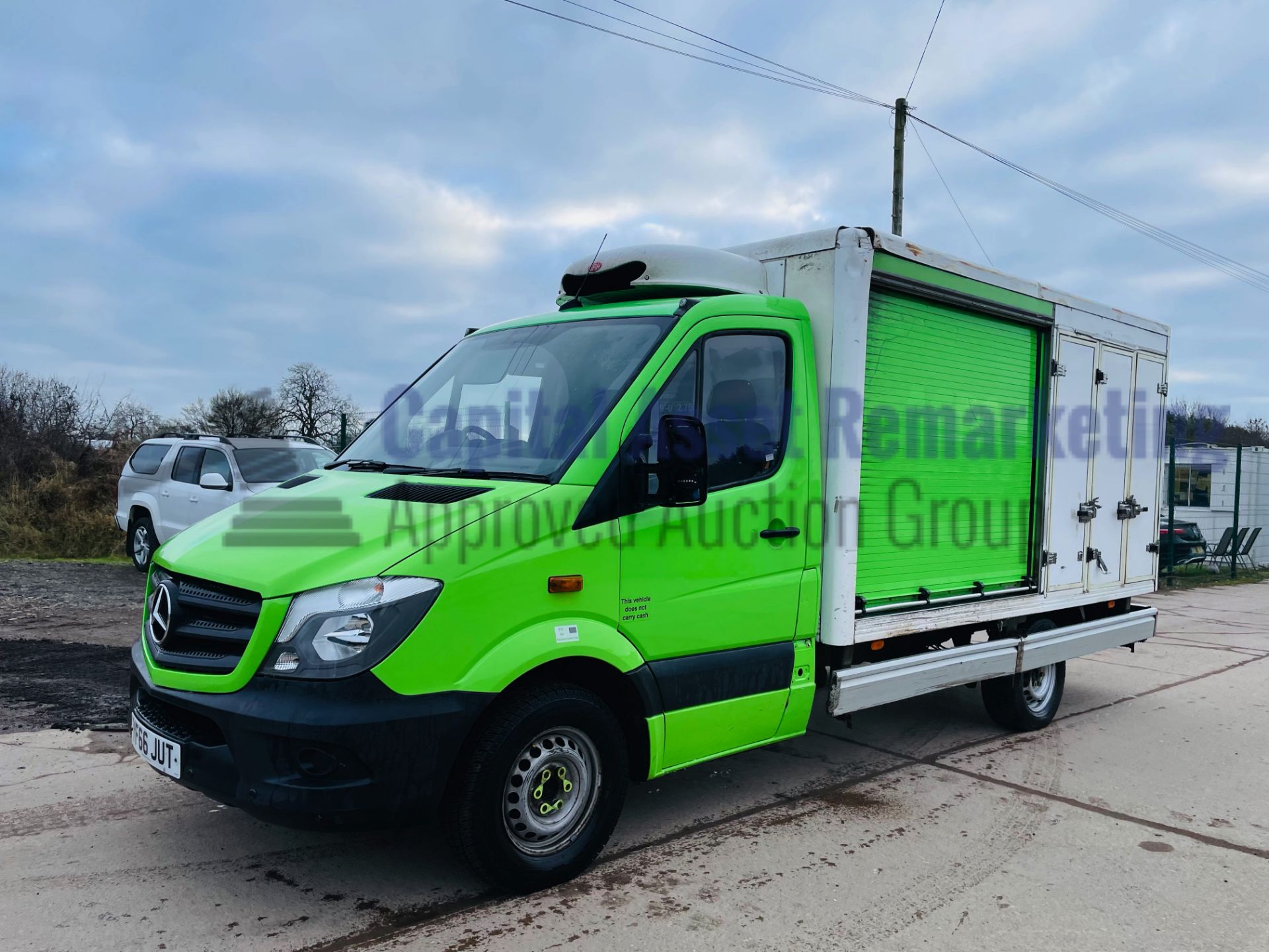 (On Sale) MERCEDES-BENZ SPRINTER 313 CDI *FRIDGE / FREEZER BOX* (2017 - EURO 6) *OVER-NIGHT STANDBY* - Image 5 of 38