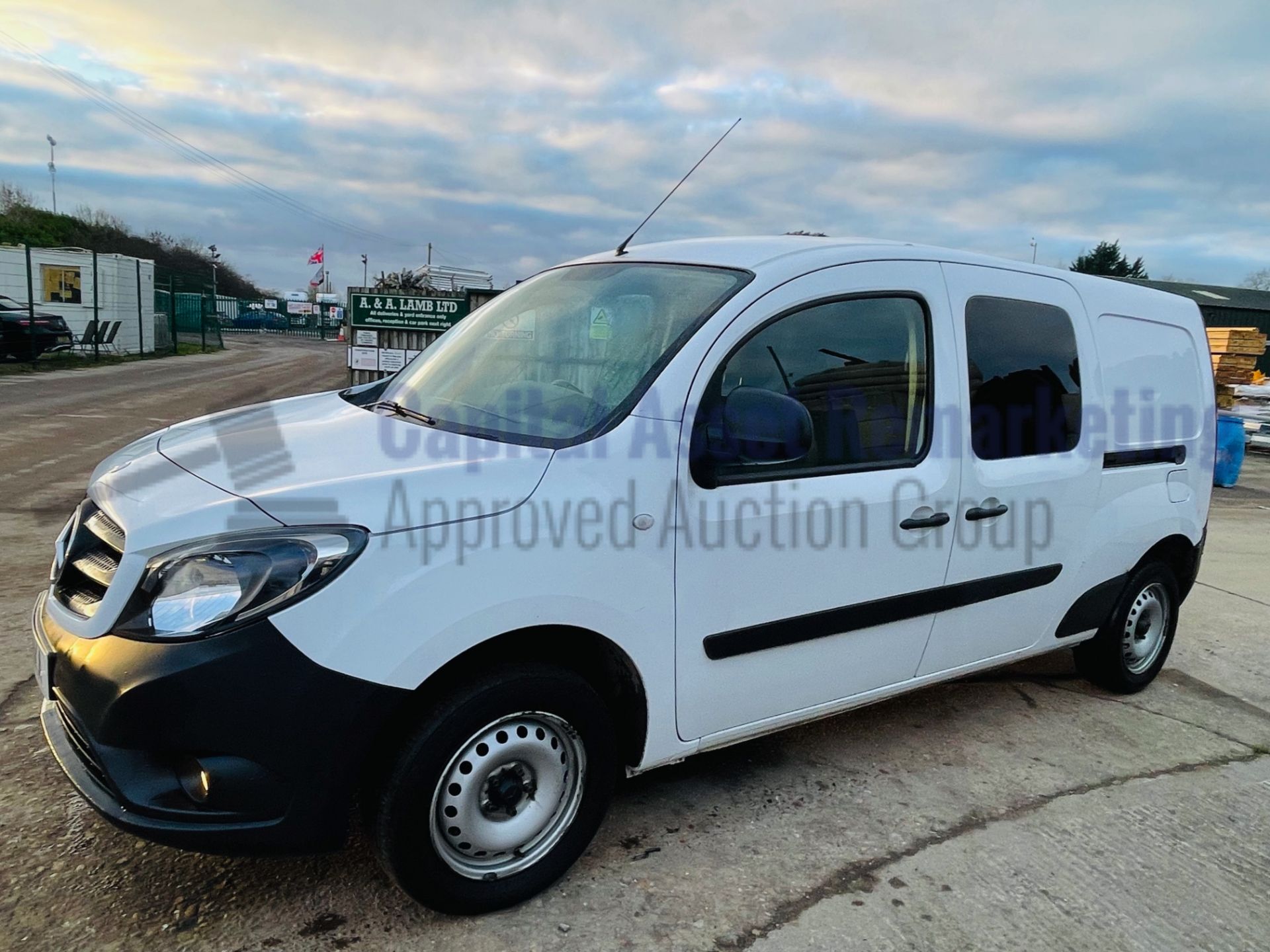 (On Sale) MERCEDES CITAN 109 CDI *XLWB - 5 SEATER CREW VAN* (2018 - EURO 6) 'STOP/START' (1 OWNER) - Image 3 of 40