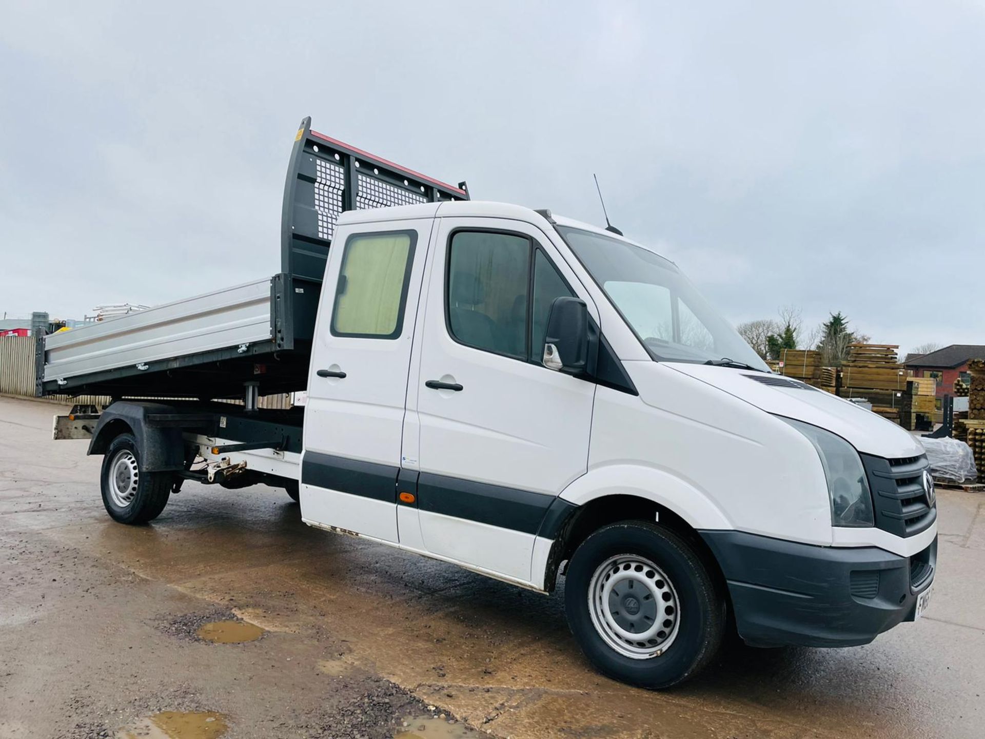 ON SALE VOLKSWAGEN CRAFTER CR35 2.0TDI D/CAB TIPPER TRUCK (2017 REG)- EURO 6 - ULEZ COMPLIANT - Image 5 of 31