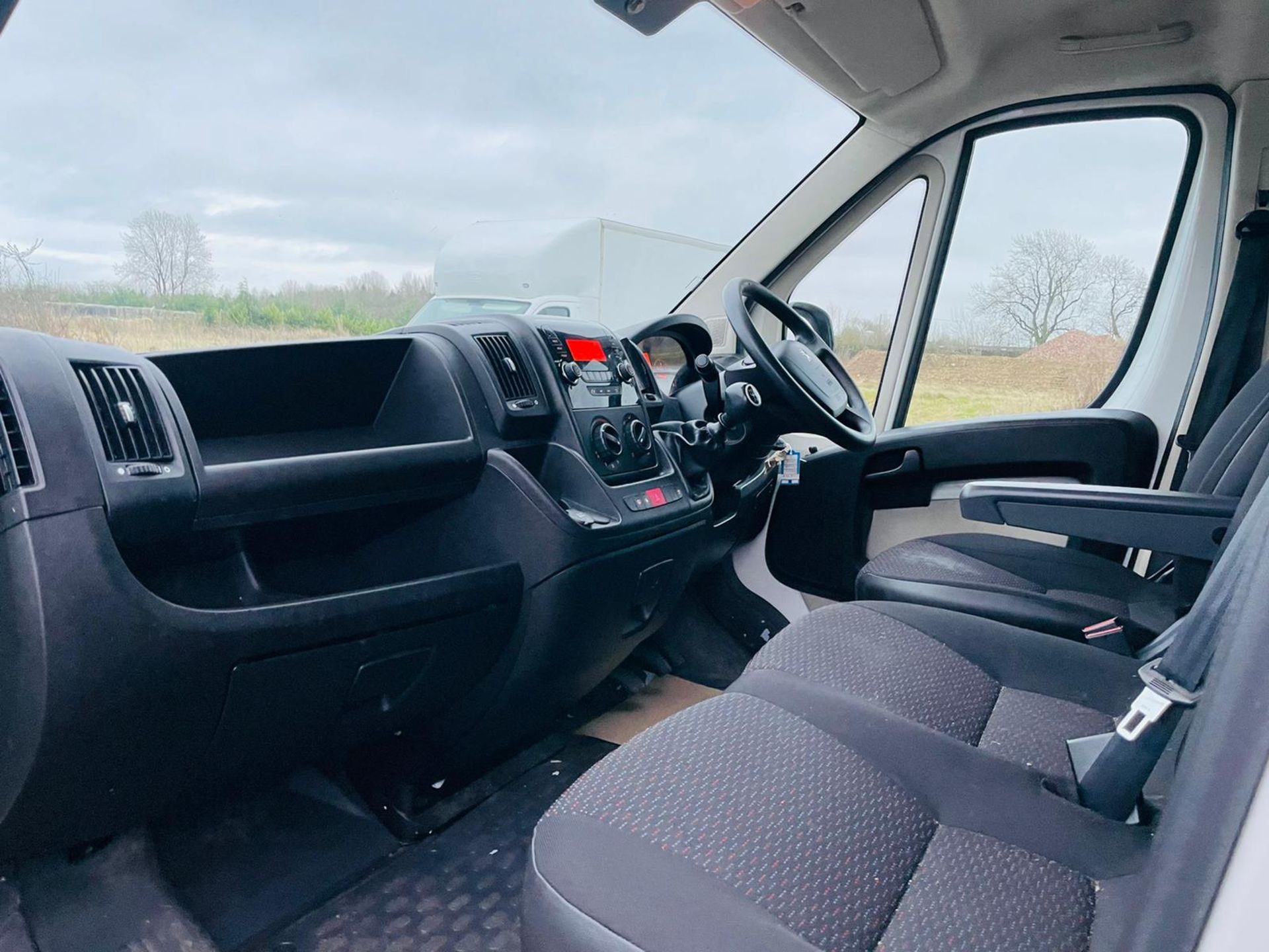 ON SALE PEUGEOT BOXER 2.0HDI (130) LONG WHEEL BASE LOW LOADER "LUTON' 18 REG - 1 OWNER - LOOK!!! - Image 20 of 34