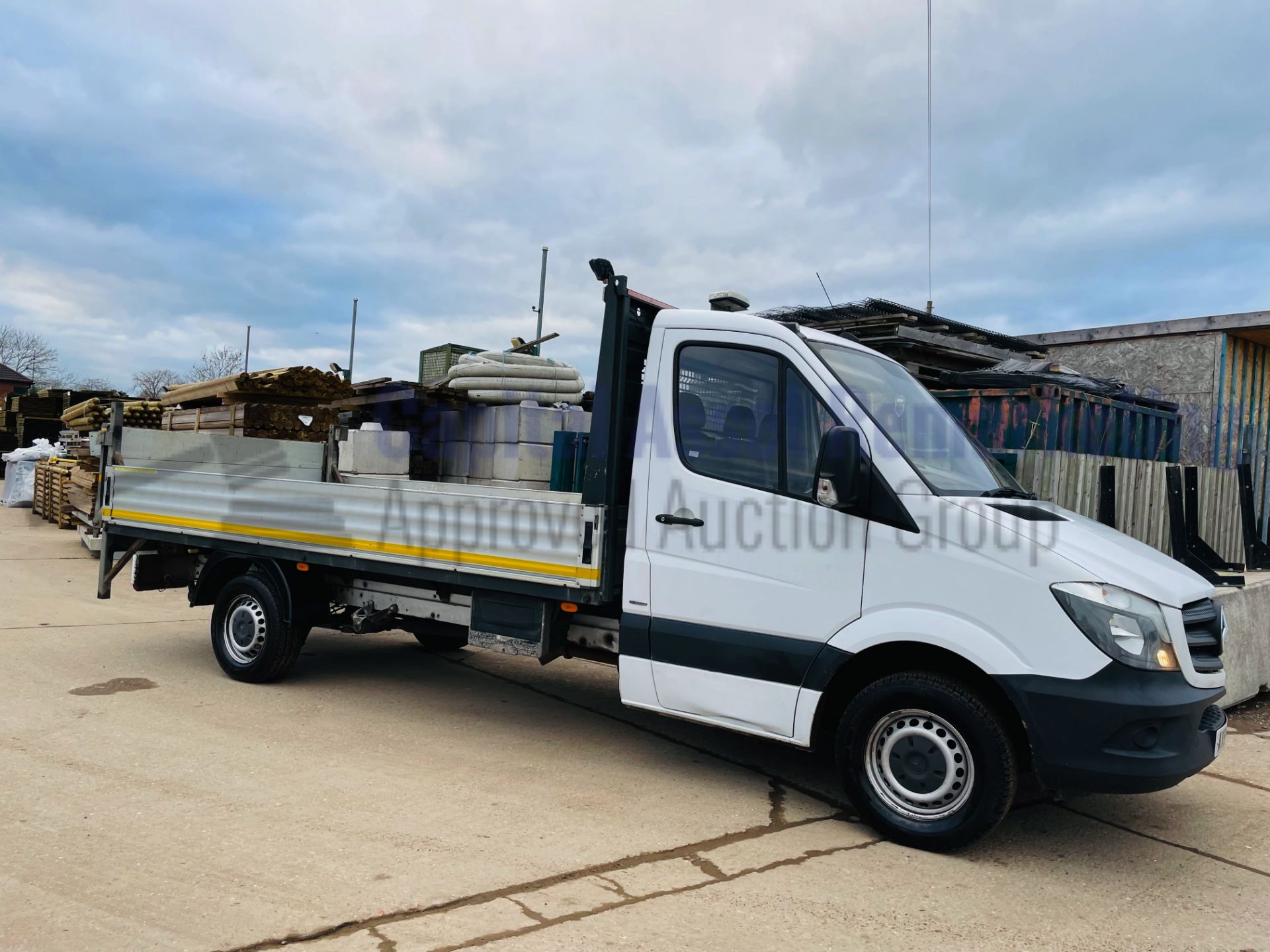 MERCEDES-BENZ SPRINTER 316 CDI *LWB - DROPSIDE* (2016 MODEL) '160 BHP - 6 SPEED' *TAIL-LIFT* - Image 12 of 36