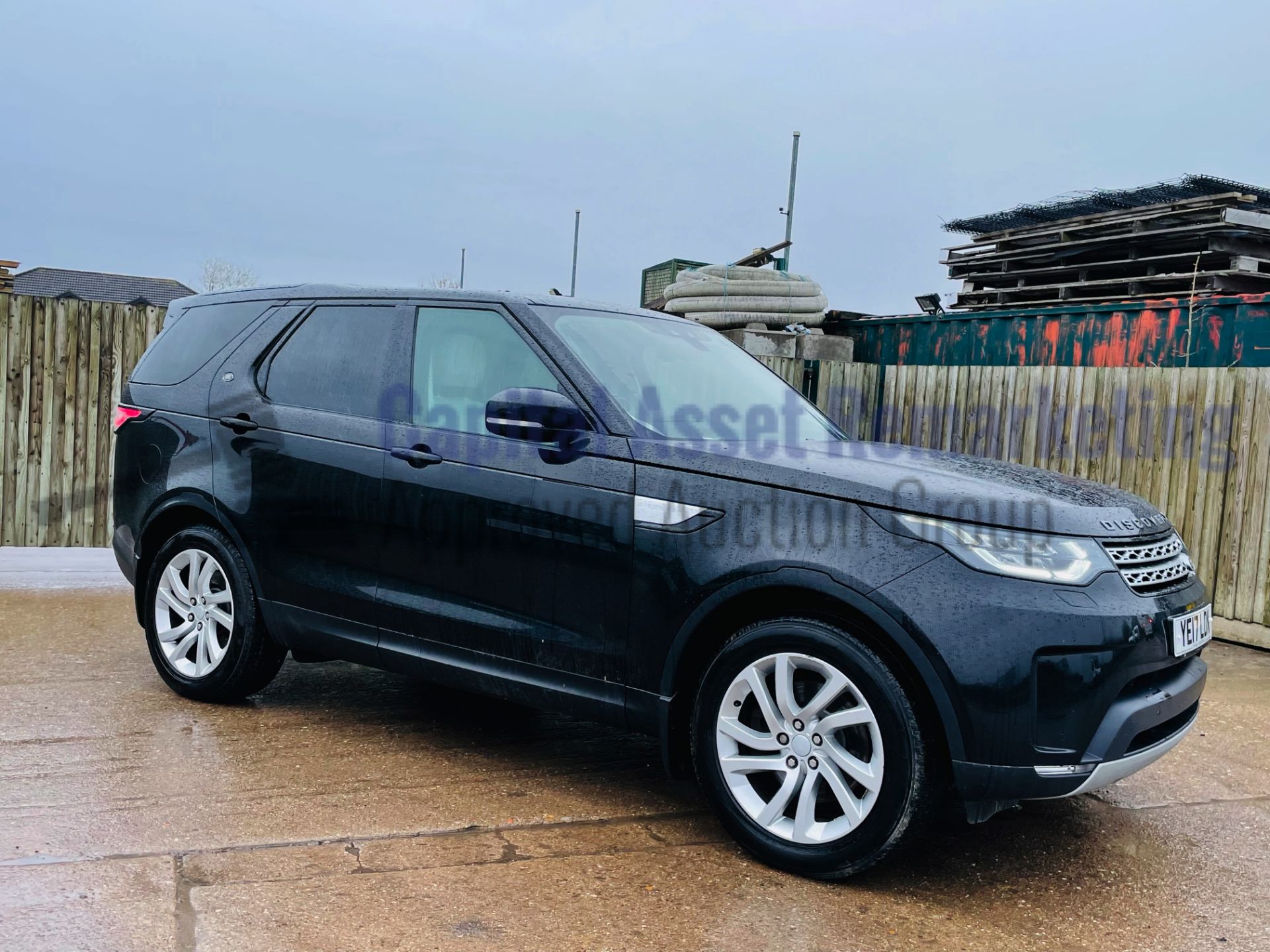 LAND ROVER DISCOVERY 5 *HSE EDITION* 7 SEATER SUV (2017 EURO 6) 8 SPEED AUTO - PAN ROOF *HUGE SPEC* - Image 3 of 64