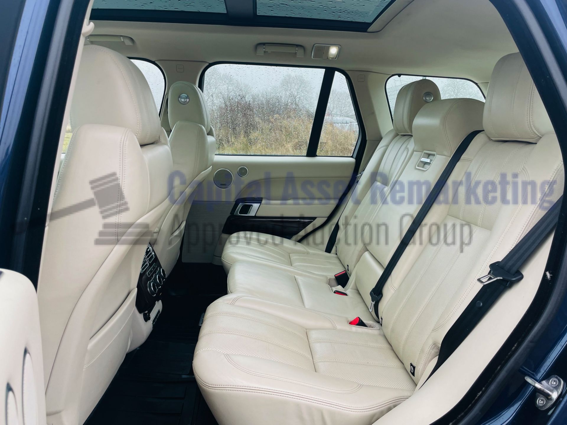 (On Sale) RANGE ROVER VOGUE *5 DOOR SUV* (2014 - NEW MODEL) '4.4 SDV8 - 8 SPEED AUTO' *FULLY LOADED* - Image 30 of 68