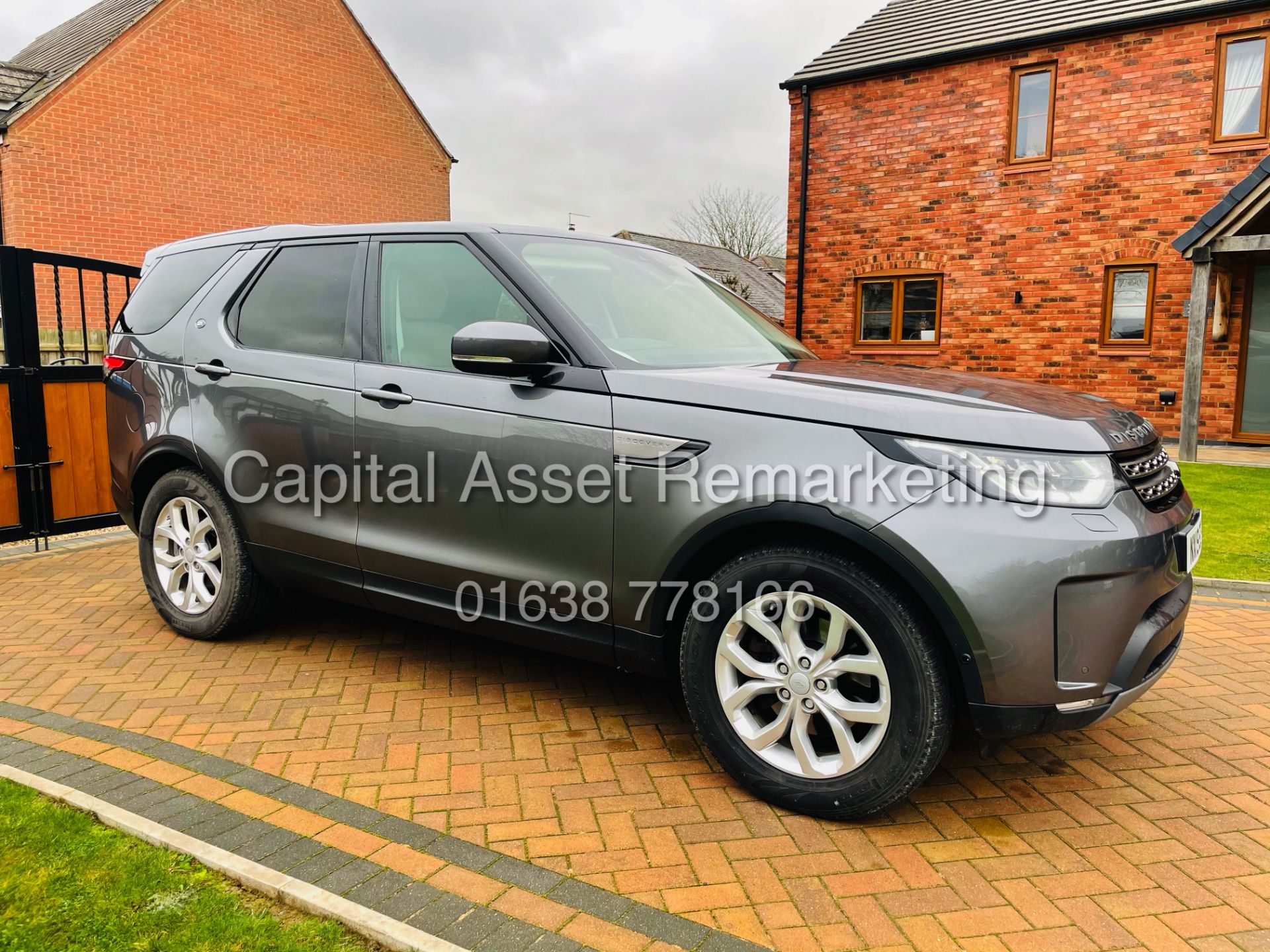 (ON SALE) LAND ROVER DISCOVERY "SE" 7 SEATER (19 REG) 1 OWNER -BIG SPEC -ELEC SEATS -APPLE PLAY- NAV - Image 6 of 35