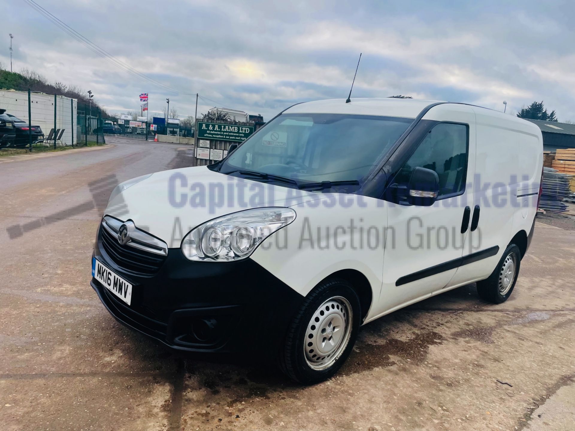 (On Sale) VAUXHALL COMBO 2300 *SWB - PANEL VAN* (2016) '1.6 CDTI -105 BHP- 6 SPEED' *AIR CON* - Image 2 of 35