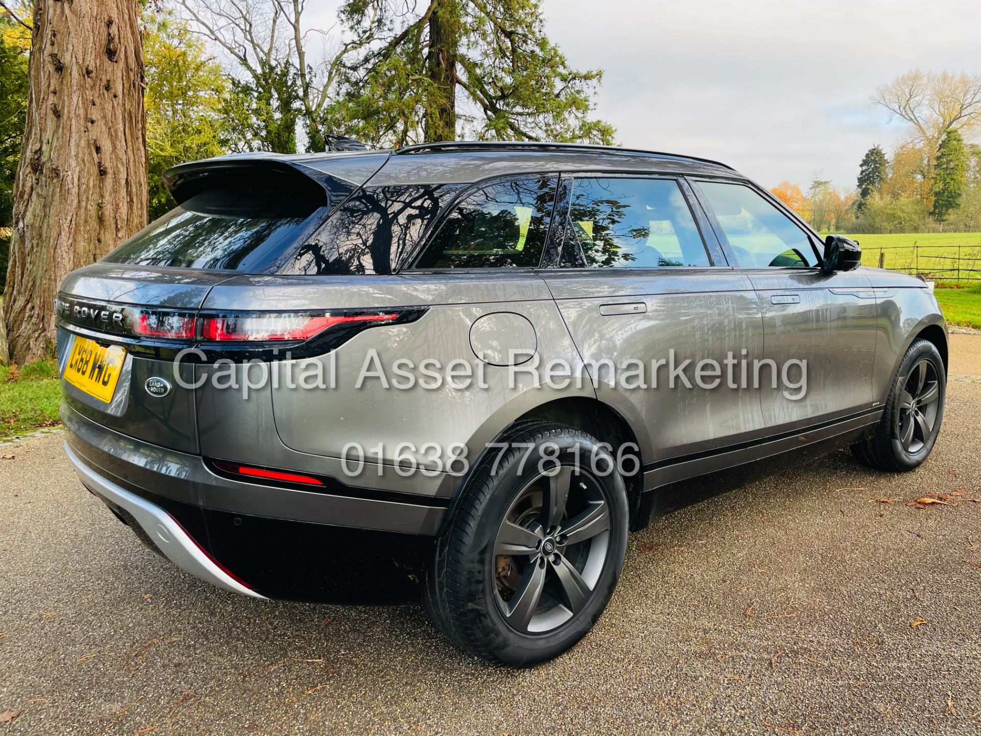 (ON SALE) RANGE ROVER VELAR "R-DYNAMIC S (2019 MODEL) 1 KEEPER - HUGE SPEC - SAT NAV - DYNAMIC PACK - Image 11 of 36