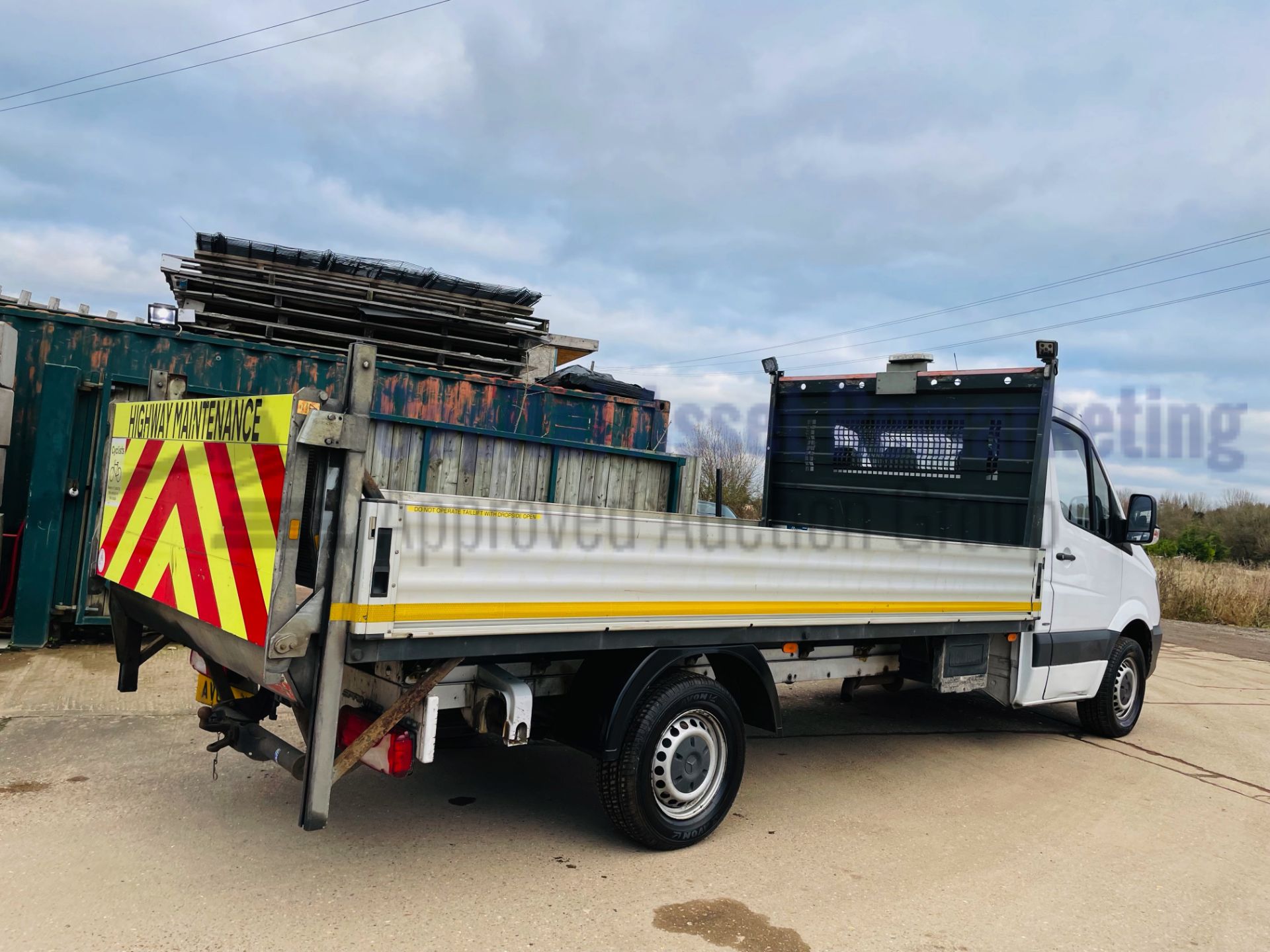 MERCEDES-BENZ SPRINTER 316 CDI *LWB - DROPSIDE* (2016 MODEL) '160 BHP - 6 SPEED' *TAIL-LIFT* - Image 10 of 36