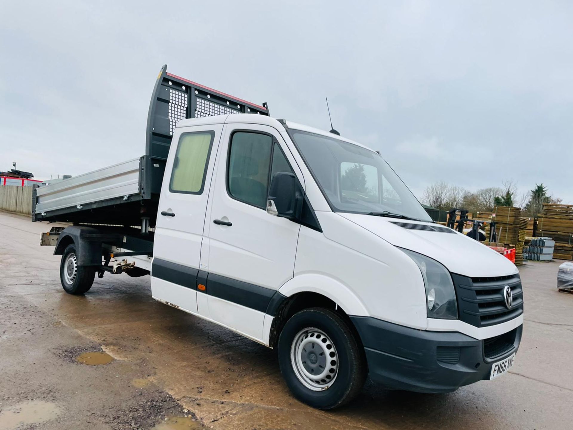 ON SALE VOLKSWAGEN CRAFTER CR35 2.0TDI D/CAB TIPPER TRUCK (2017 REG)- EURO 6 - ULEZ COMPLIANT - Image 6 of 31