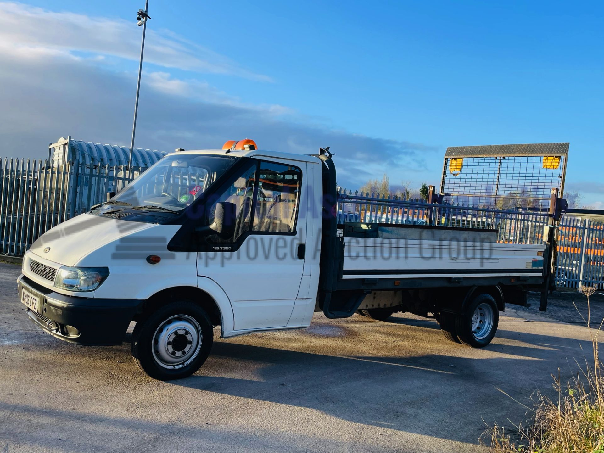 (On Sale) FORD TRANSIT RWD *LWB - DROPSIDE TRUCK* (2006) '2.4 TDCI - 115 BHP' *EX COUNCIL* (57,000K)