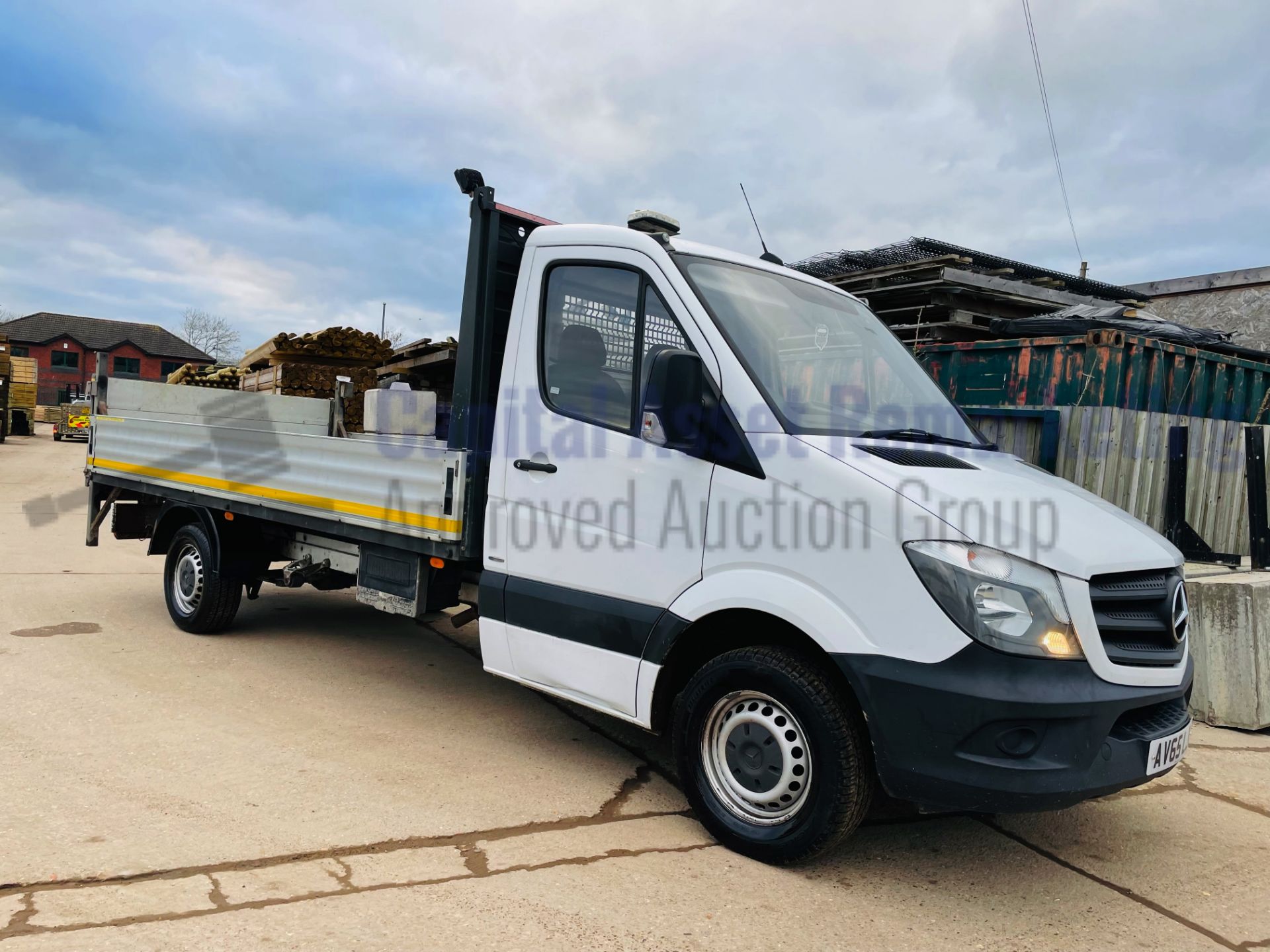 MERCEDES-BENZ SPRINTER 316 CDI *LWB - DROPSIDE* (2016 MODEL) '160 BHP - 6 SPEED' *TAIL-LIFT* - Image 14 of 36