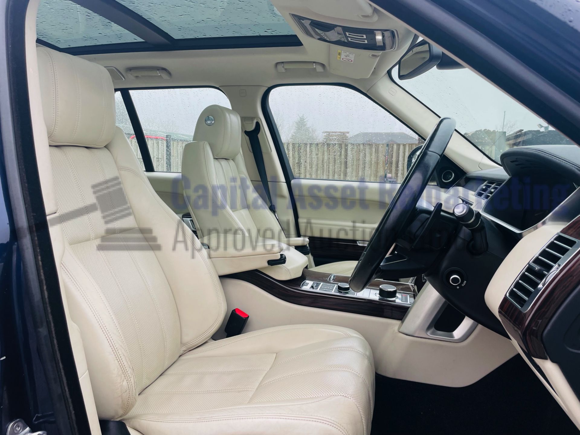 (On Sale) RANGE ROVER VOGUE *5 DOOR SUV* (2014 - NEW MODEL) '4.4 SDV8 - 8 SPEED AUTO' *FULLY LOADED* - Image 46 of 68