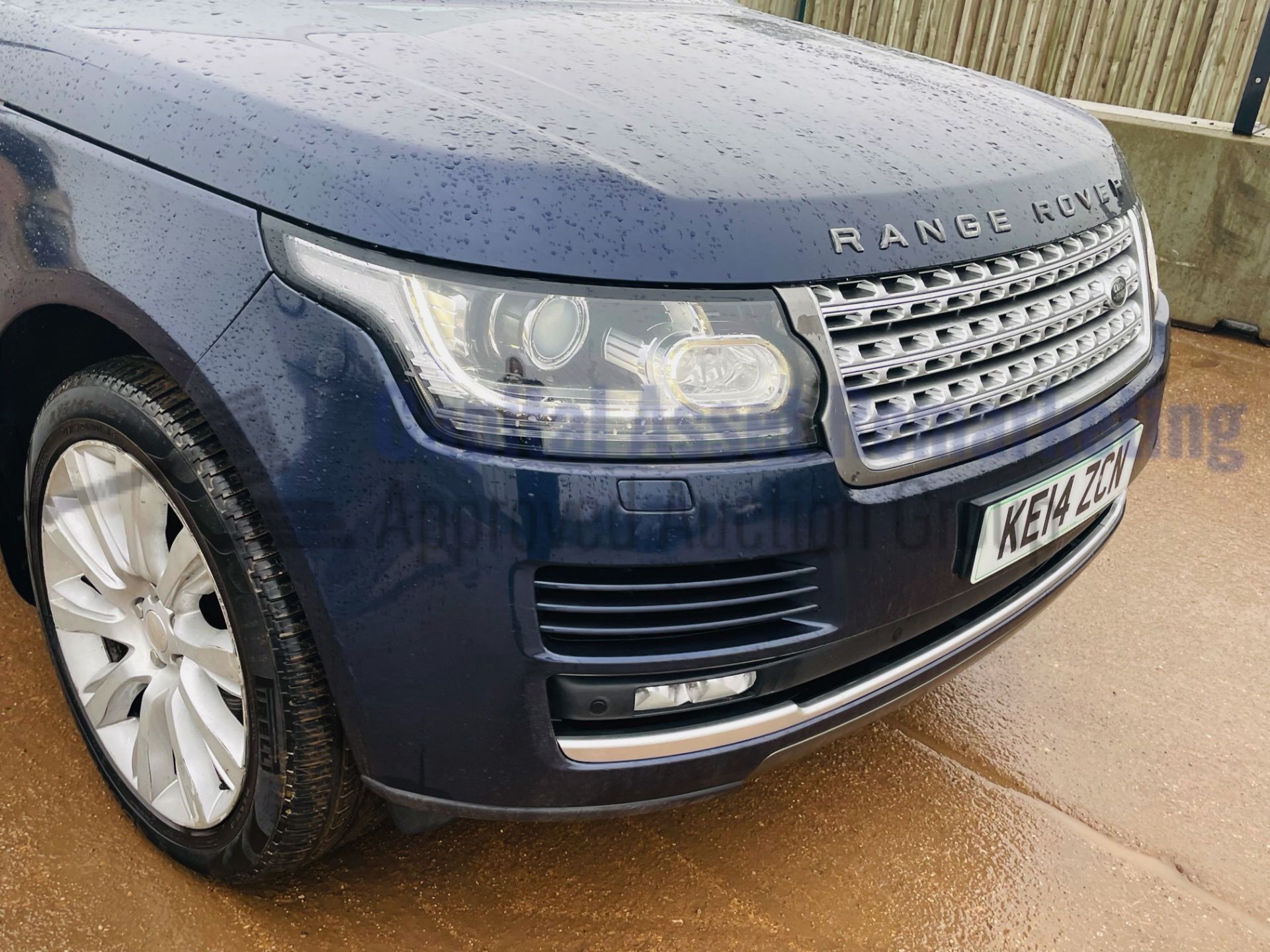 (On Sale) RANGE ROVER VOGUE *5 DOOR SUV* (2014 - NEW MODEL) '4.4 SDV8 - 8 SPEED AUTO' *FULLY LOADED* - Image 15 of 68