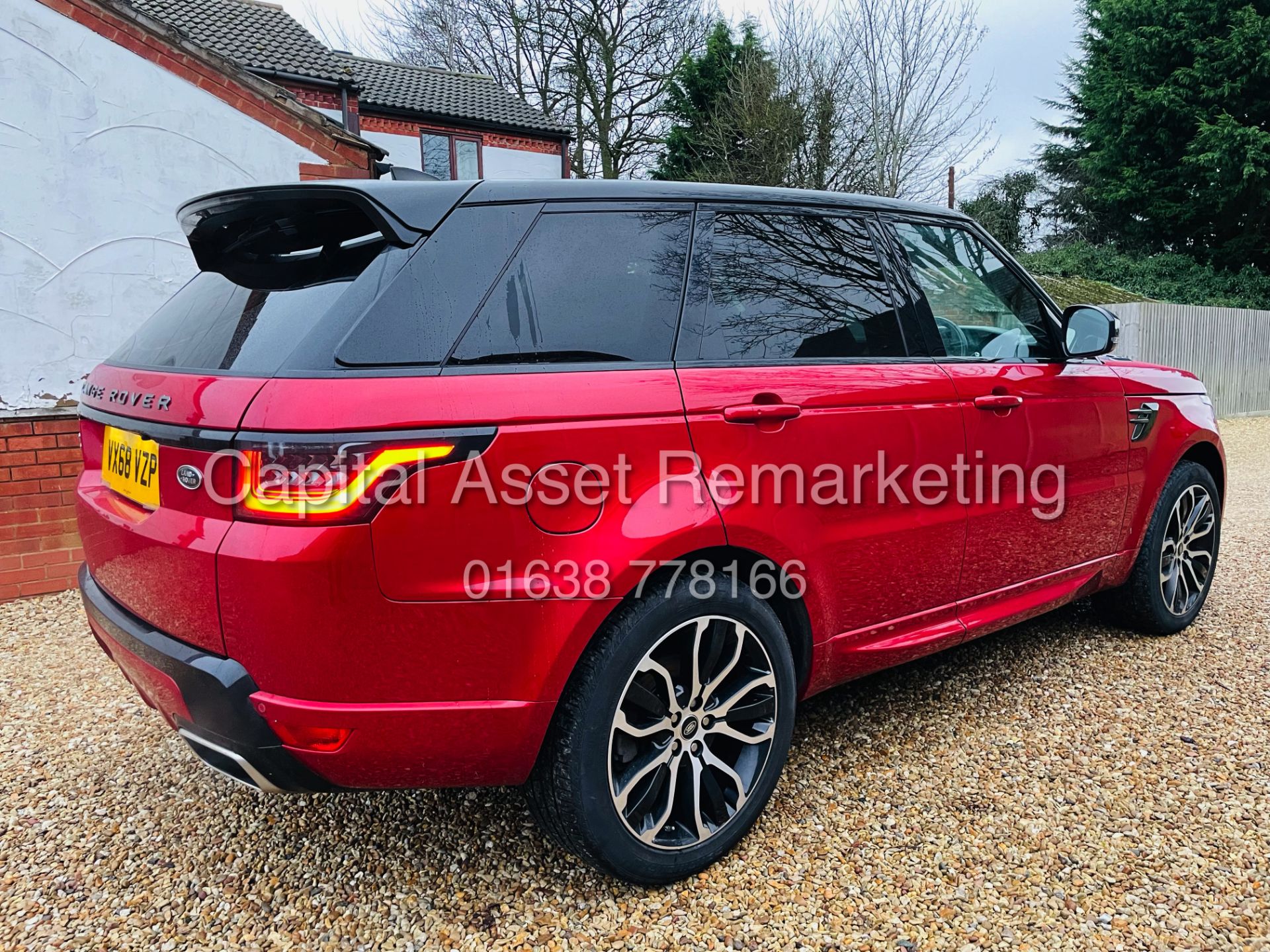 RANGE ROVER "SPORT HSE DYNAMIC" AUTO (2019 MODEL) - MEGA SPEC - DYNAMIC PACK - BLACK PACK - PAN ROOF - Image 8 of 42