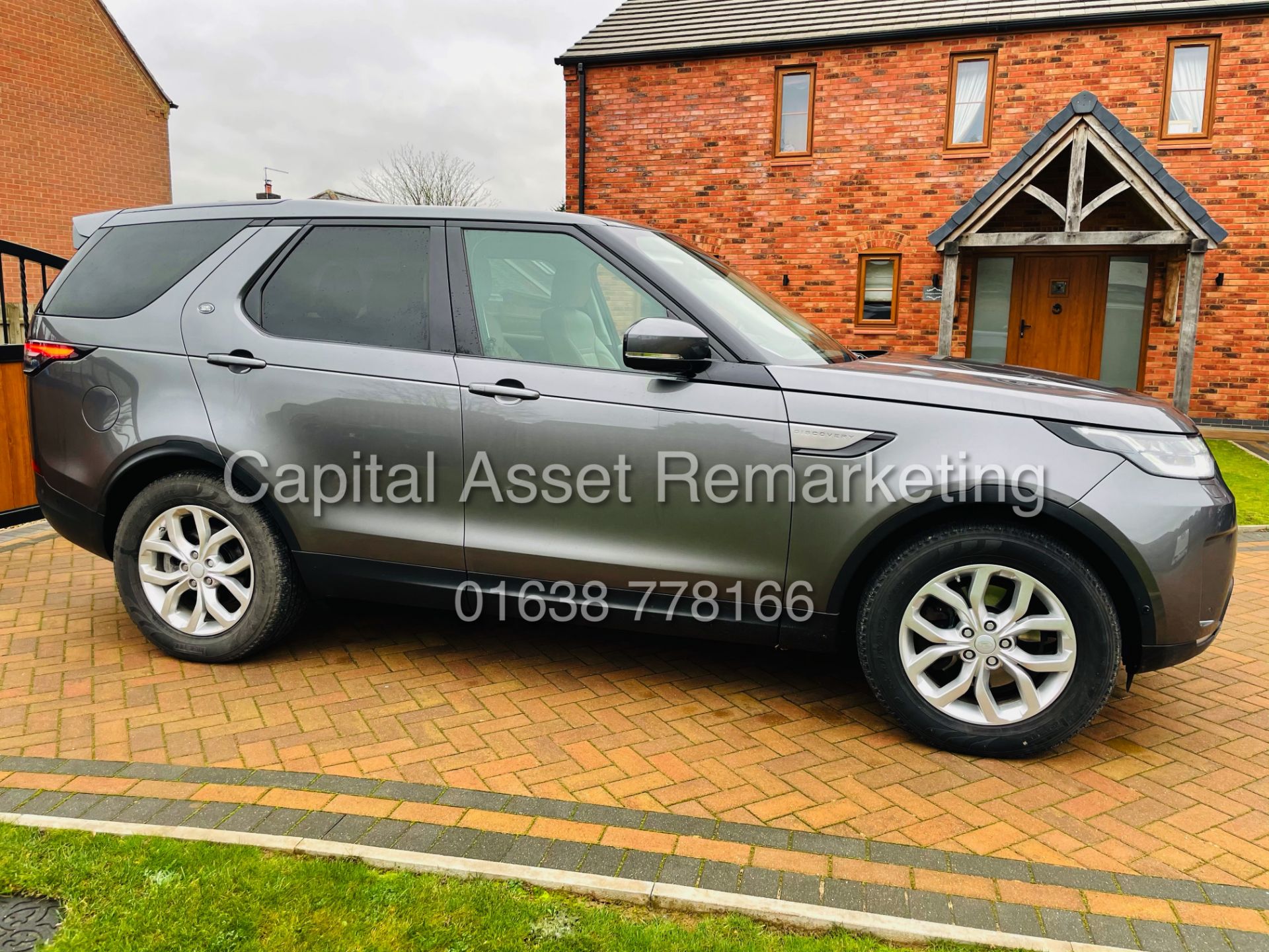 (ON SALE) LAND ROVER DISCOVERY "SE" 7 SEATER (19 REG) 1 OWNER -BIG SPEC -ELEC SEATS -APPLE PLAY- NAV - Image 8 of 35