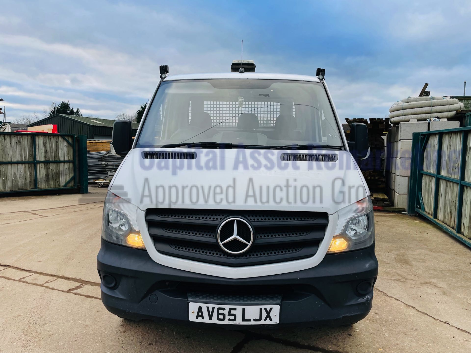 MERCEDES-BENZ SPRINTER 316 CDI *LWB - DROPSIDE* (2016 MODEL) '160 BHP - 6 SPEED' *TAIL-LIFT* - Image 15 of 36