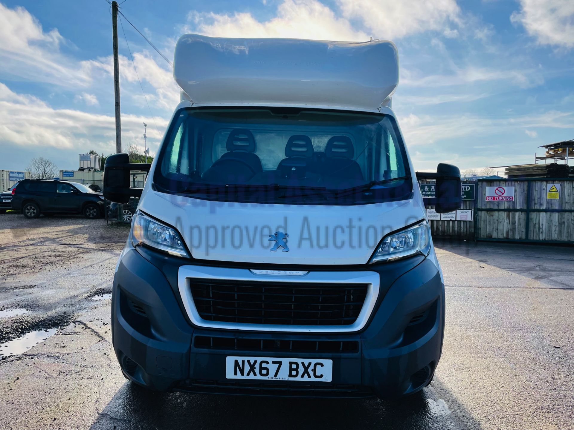 (On Sale) PEUGEOT BOXER 335 *LWB - LOW LOADER / LUTON BOX VAN* (67 REG - EURO 6) '130 BHP - 6 SPEED' - Image 14 of 40