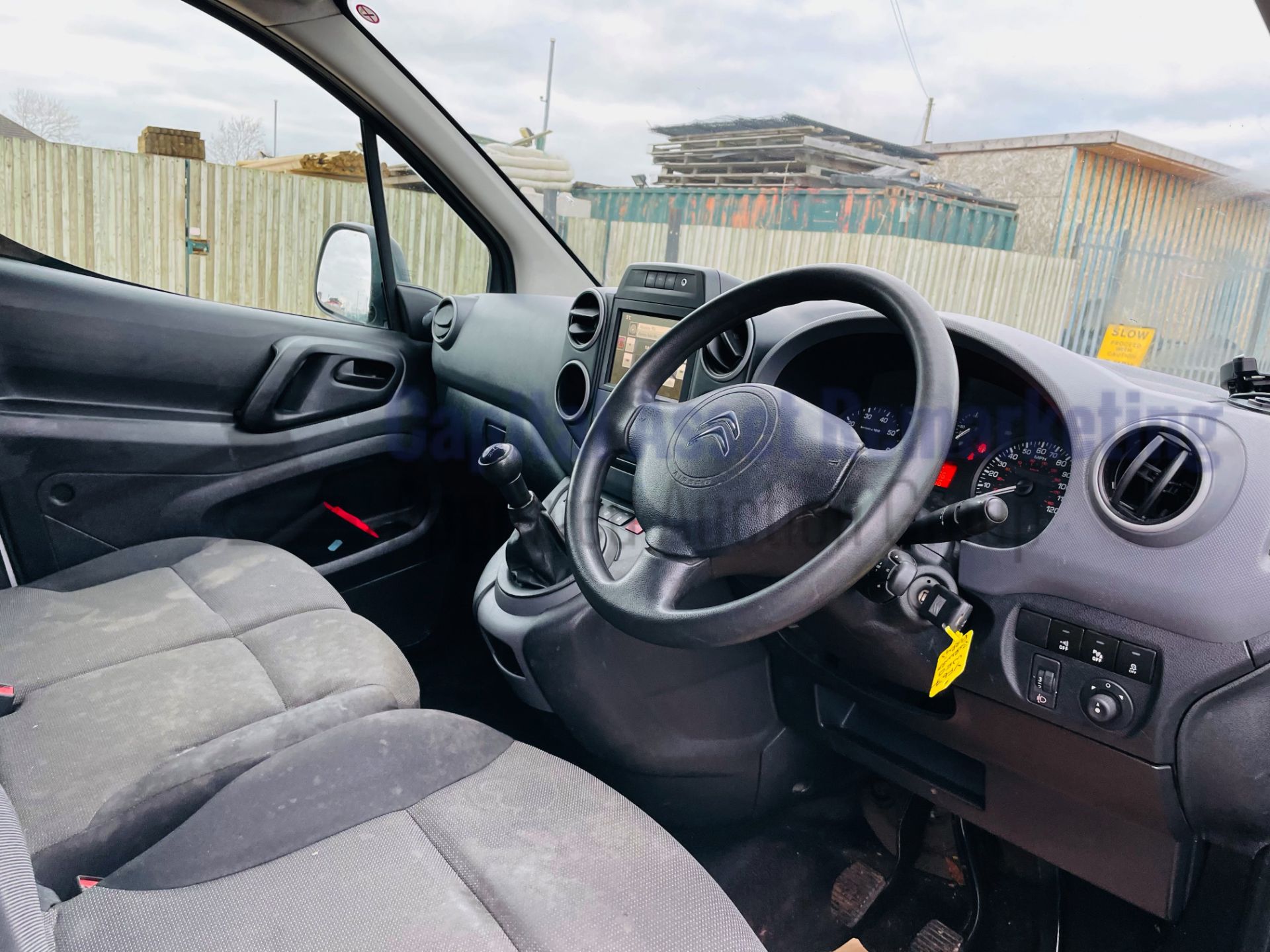 (On Sale) CITROEN BERLINGO 625 *ENTERPRISE* SWB - PANEL VAN (2018-EURO 6) '1.6 BLUE HDI' *A/C - NAV* - Image 28 of 41