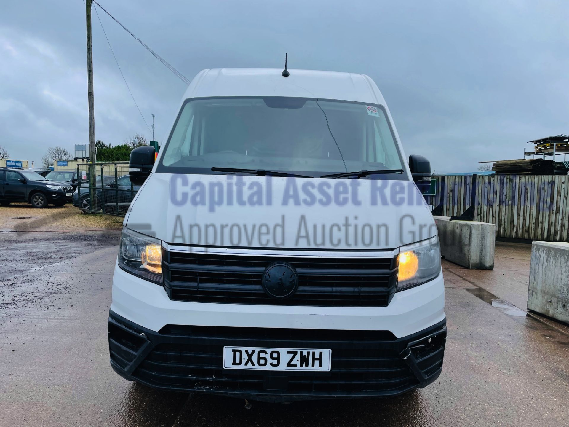 (On Sale) VOLKSWAGEN CRAFTER CR35 *LWB HI-ROOF* (69 REG - EURO 6) '2.0 TDI - 6 SPEED' *LOW MILEAGE* - Image 4 of 37