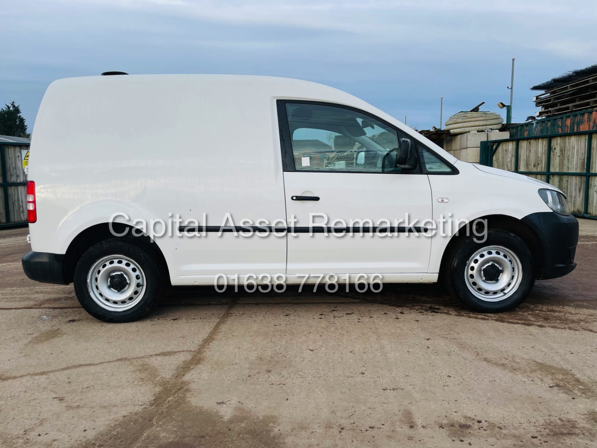 ON SALE VOLKSWAGEN CADDY TDI C20 (2014 MODEL) 1 OWNER - AC - ELEC PACK - SIDE DOOR - SERVICE HISTORY - Image 10 of 19