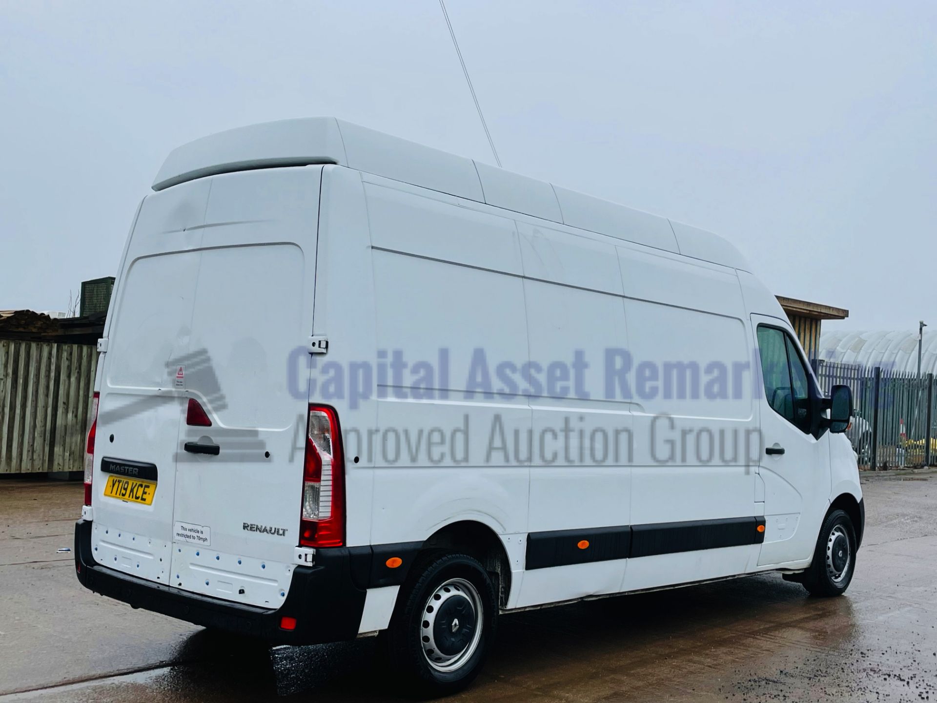 RENAULT MASTER *BUSINESS ENERGY* LWB - EXTRA HIGH ROOF (2019 - EURO 6) '145 BHP - 6 SPEED' *SAT NAV* - Image 12 of 39