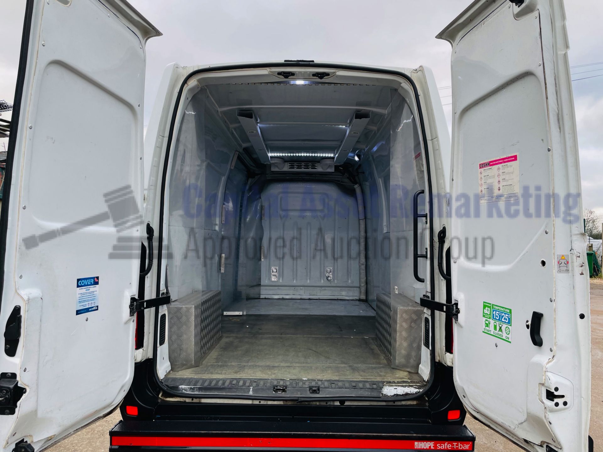 RENAULT MASTER *BUSINESS ENERGY* LWB VAN (2017 - EURO 6) 2.3 DCI -145 BHP - 6 SPEED *A/C* (3500 KG) - Image 15 of 30