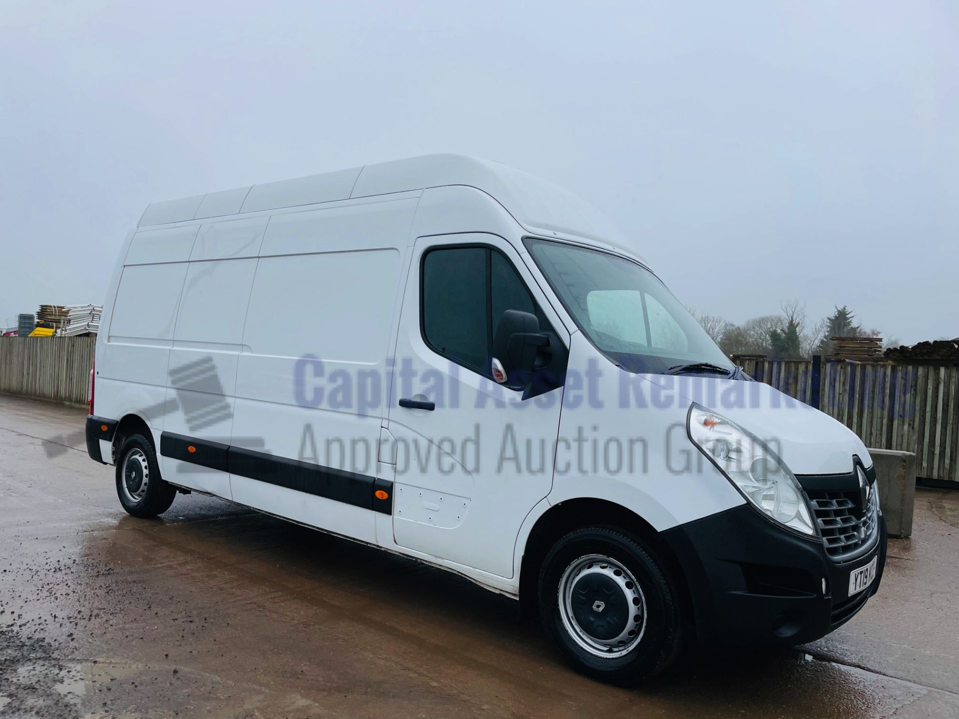 RENAULT MASTER *BUSINESS ENERGY* LWB - EXTRA HIGH ROOF (2019 - EURO 6) '145 BHP - 6 SPEED' *SAT NAV* - Image 2 of 39