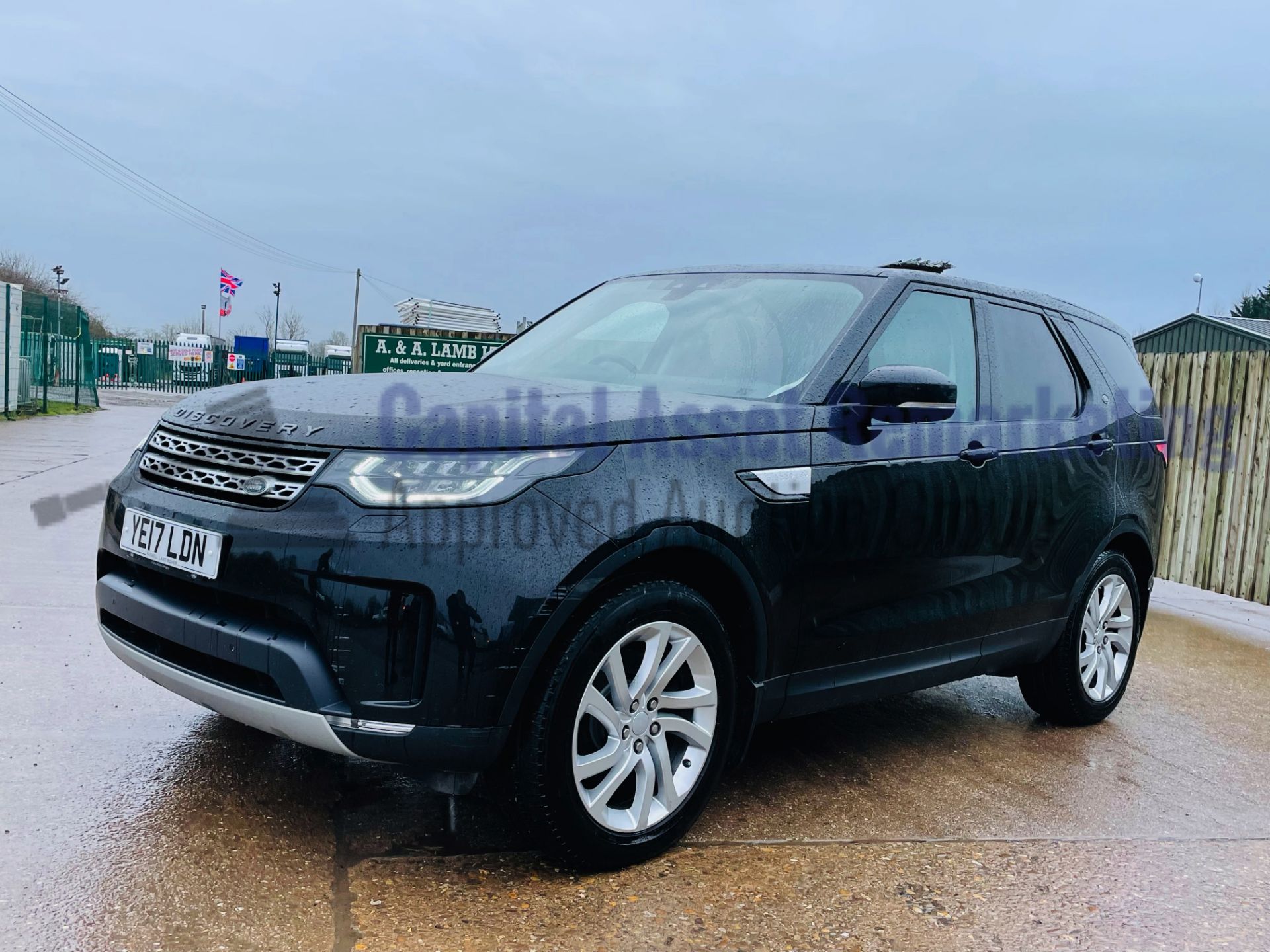 LAND ROVER DISCOVERY 5 *HSE EDITION* 7 SEATER SUV (2017 EURO 6) 8 SPEED AUTO - PAN ROOF *HUGE SPEC* - Image 5 of 64