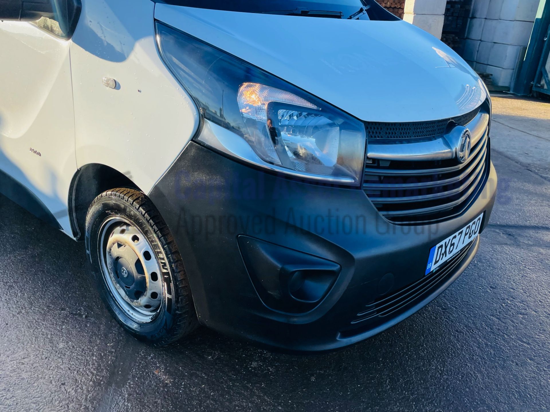 VAUXHALL VIVARO *SWB - PANEL VAN* (2018 - EURO 6) '1.6 CDTI - 120 BHP - 6 SPEED' (1 OWNER - FSH) - Image 15 of 39