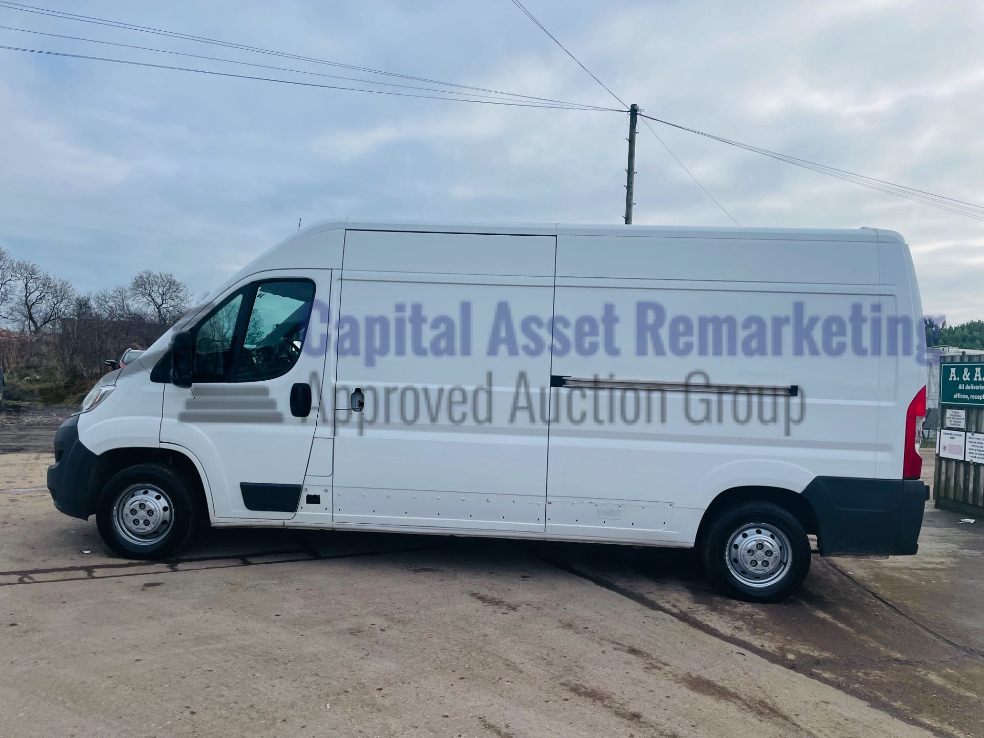 CITROEN RELAY 35 *ENTERPRISE* LWB HI-ROOF *FRIDGE VAN* (2017 - EURO 6) '2.0 BLUE HDI -6 SPEED' *A/C* - Image 8 of 42