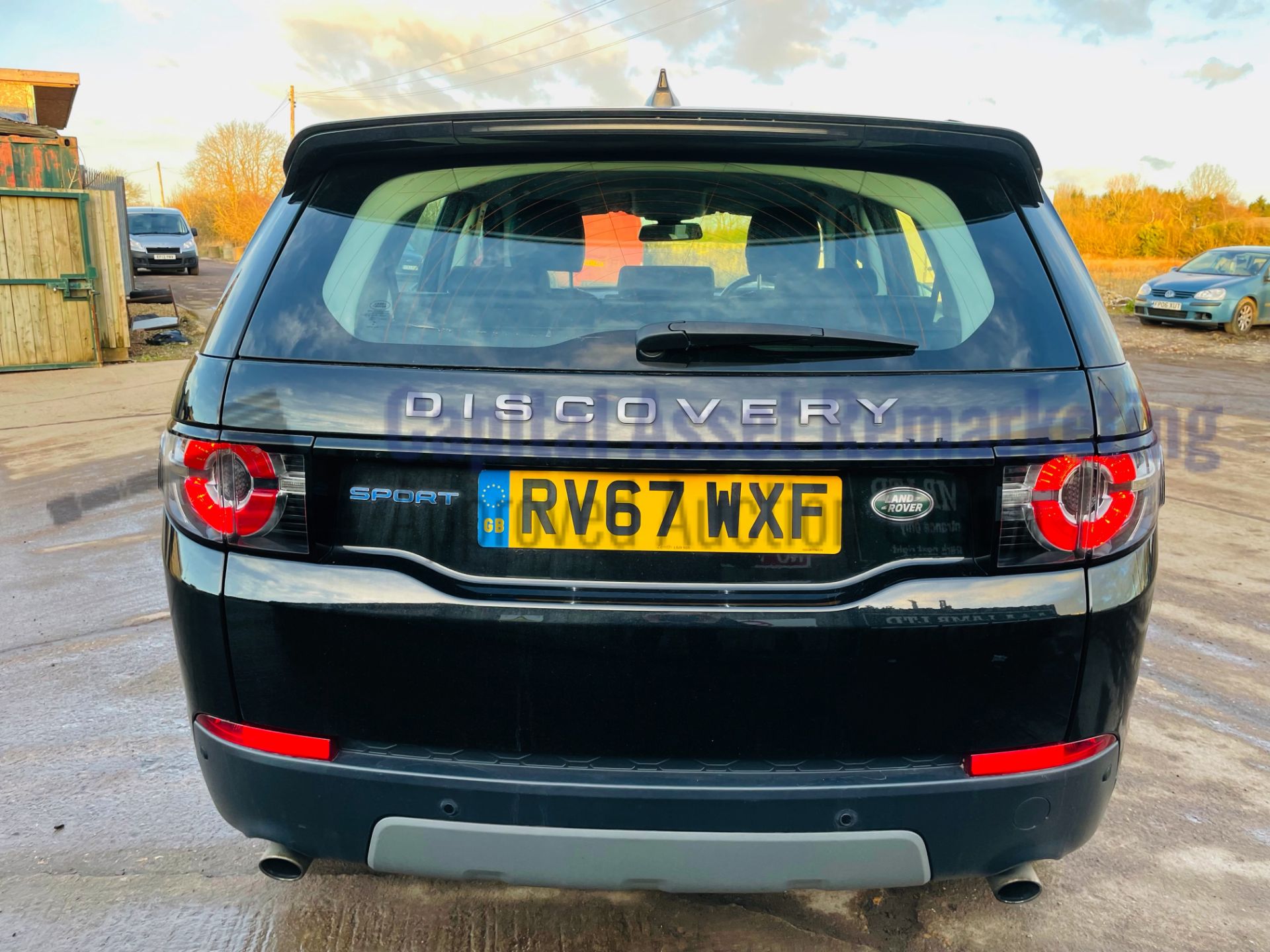 ON SALE LAND ROVER DISCOVERY SPORT *SE TECH* SUV (2018 - EURO 6) '2.0 TD4 - STOP/START' *SAT NAV* - Image 11 of 48