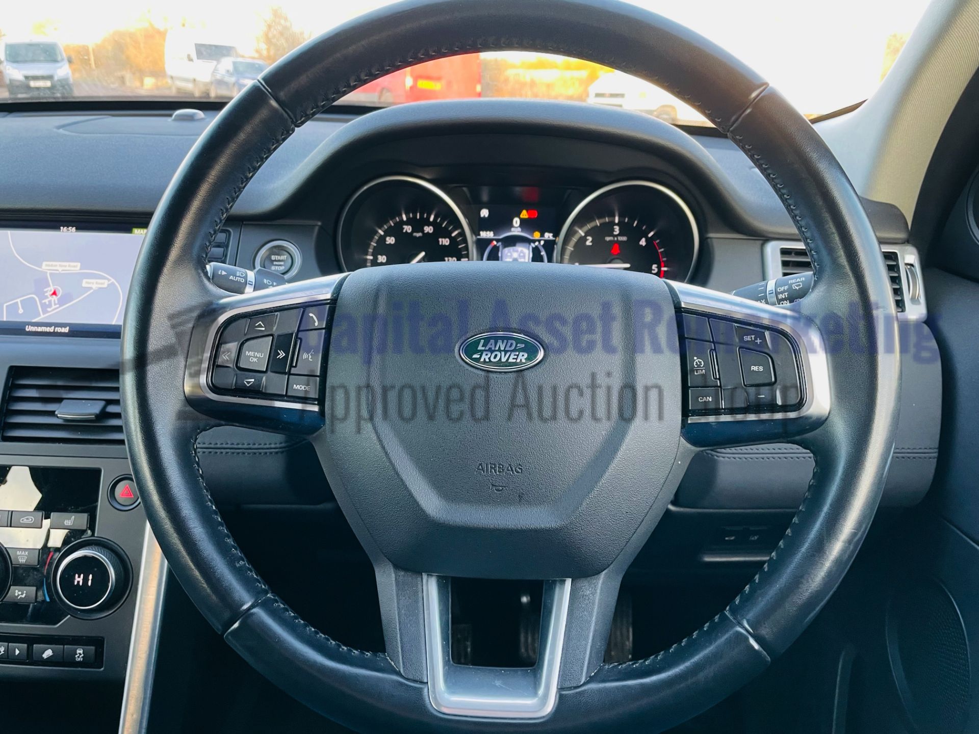 ON SALE LAND ROVER DISCOVERY SPORT *SE TECH* SUV (2018 - EURO 6) '2.0 TD4 - STOP/START' *SAT NAV* - Image 46 of 48