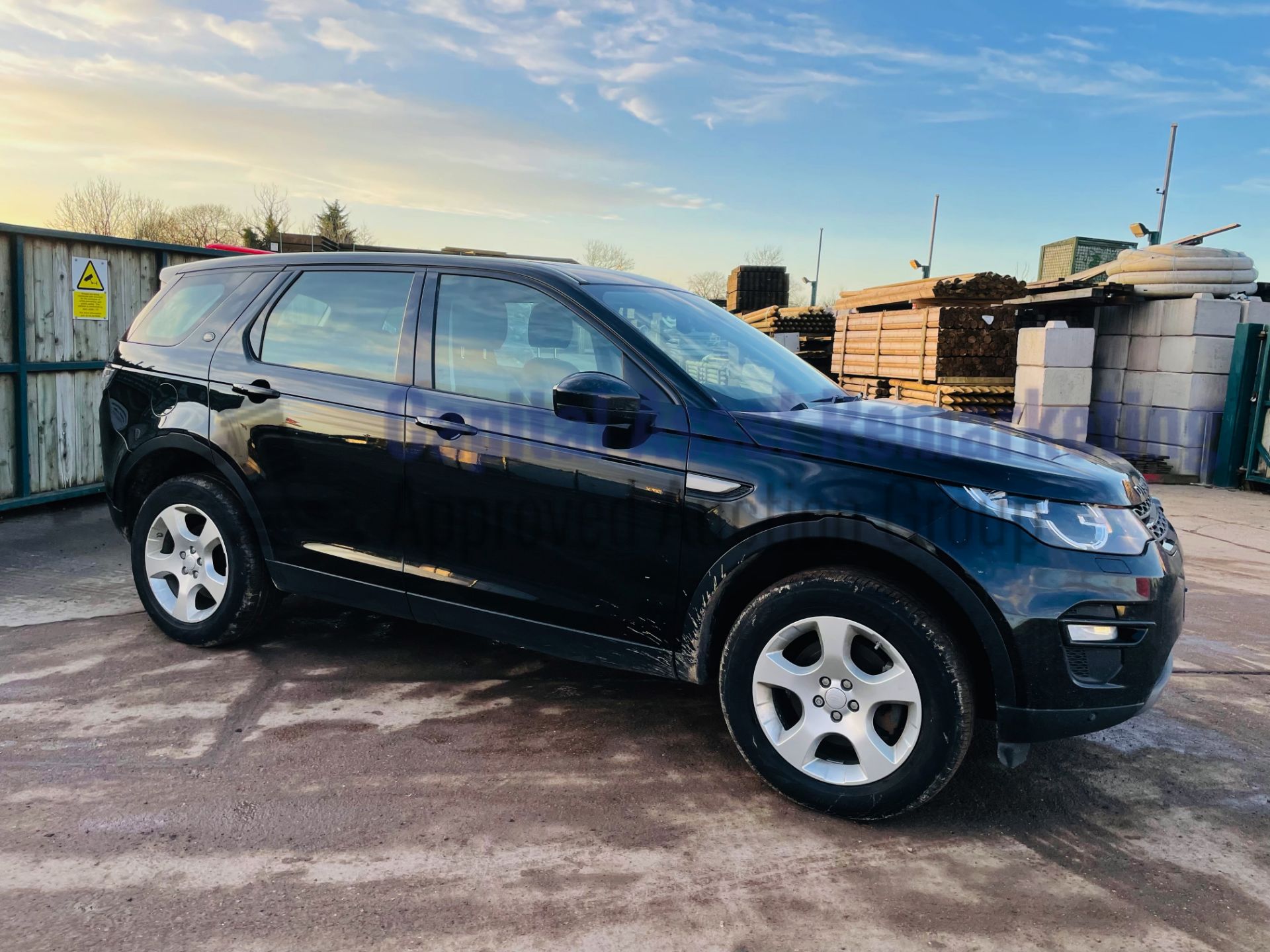 ON SALE LAND ROVER DISCOVERY SPORT *SE TECH* SUV (2018 - EURO 6) '2.0 TD4 - STOP/START' *SAT NAV*