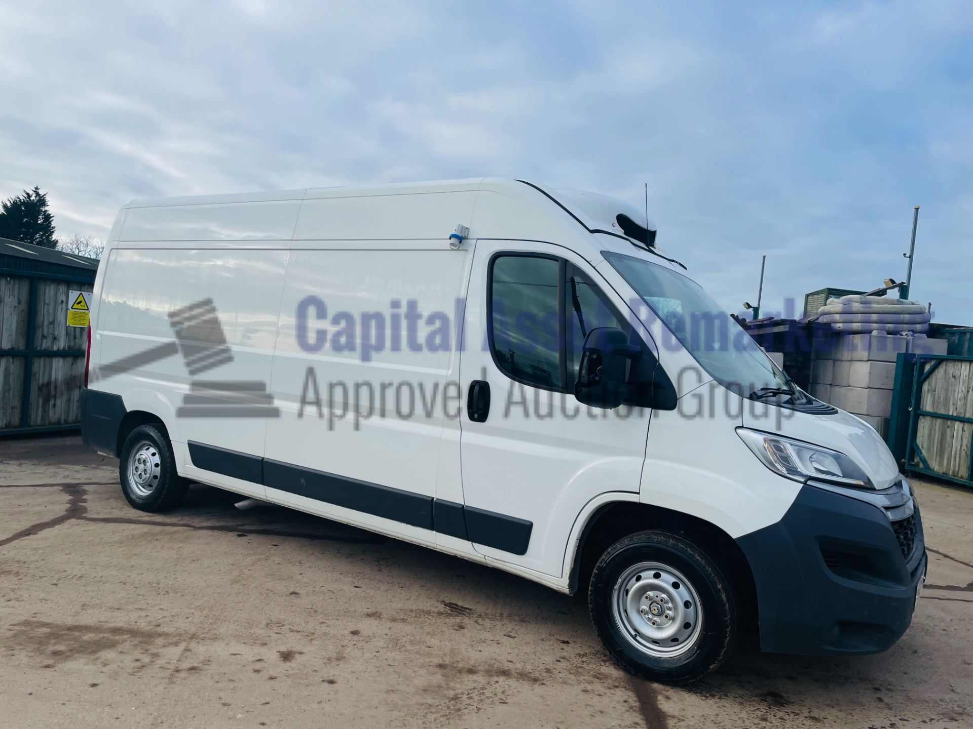 CITROEN RELAY 35 *ENTERPRISE* LWB HI-ROOF *FRIDGE VAN* (2017 - EURO 6) '2.0 BLUE HDI -6 SPEED' *A/C* - Image 2 of 42