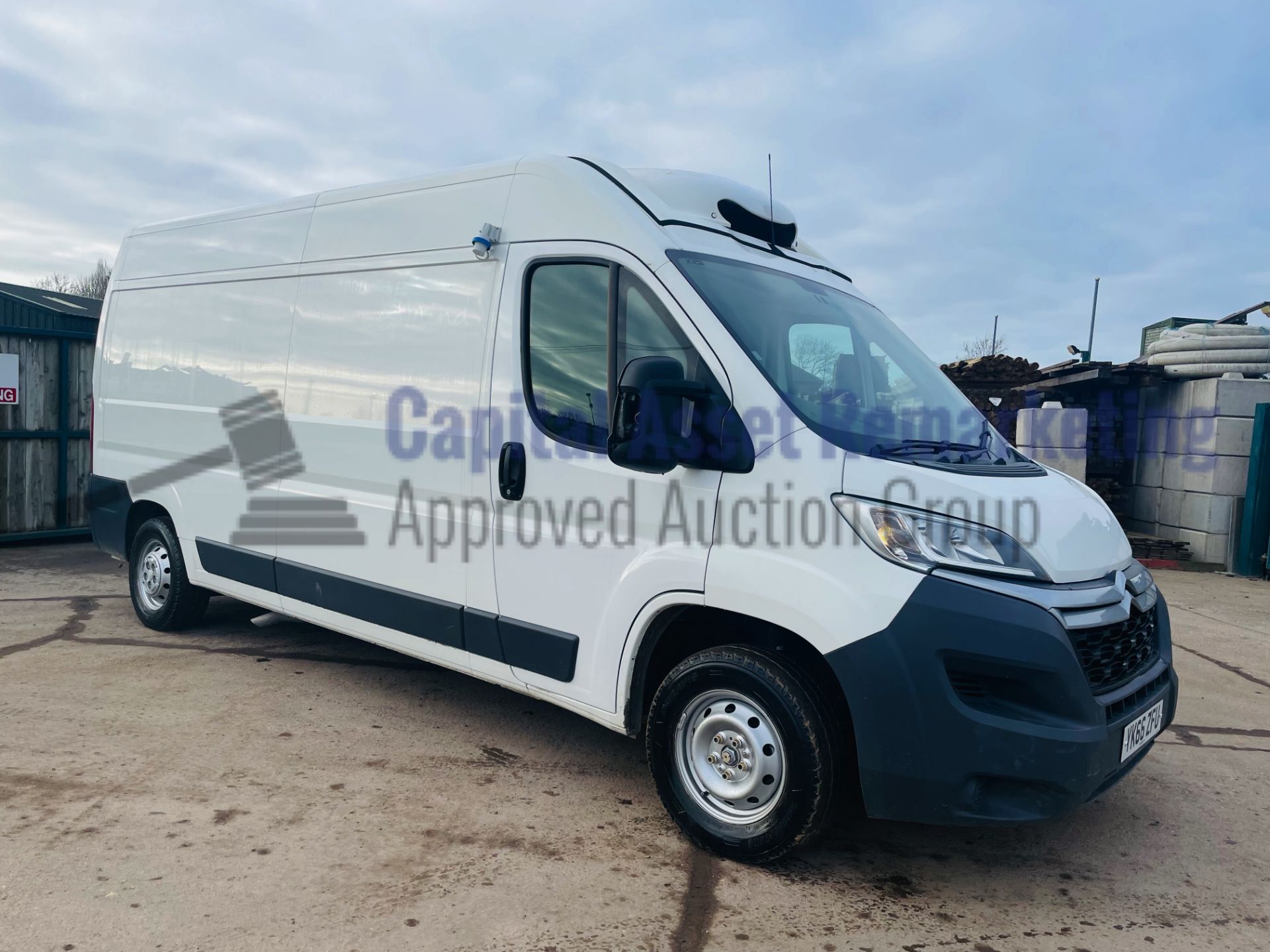 CITROEN RELAY 35 *ENTERPRISE* LWB HI-ROOF *FRIDGE VAN* (2017 - EURO 6) '2.0 BLUE HDI -6 SPEED' *A/C* - Image 3 of 42