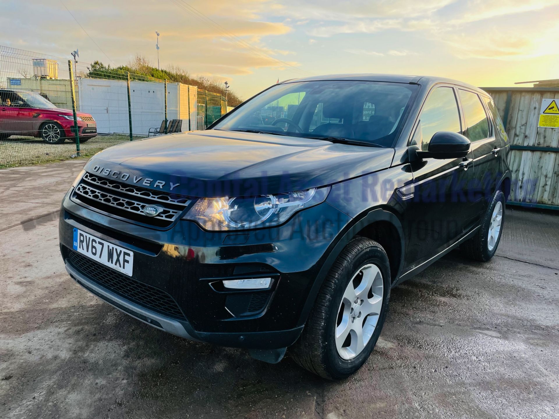 ON SALE LAND ROVER DISCOVERY SPORT *SE TECH* SUV (2018 - EURO 6) '2.0 TD4 - STOP/START' *SAT NAV* - Image 5 of 48