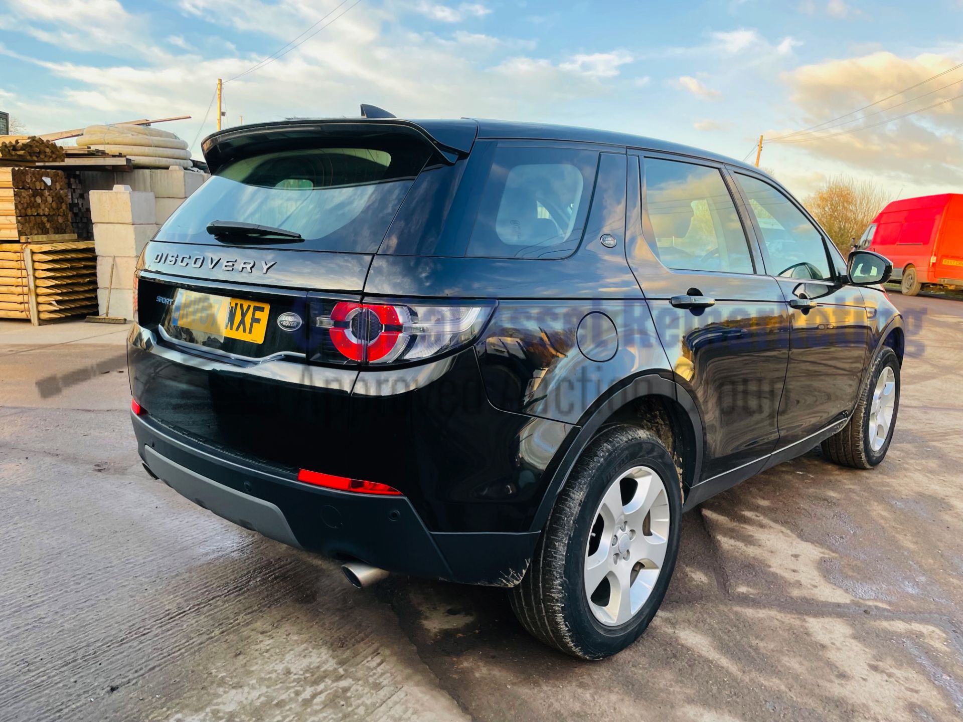 ON SALE LAND ROVER DISCOVERY SPORT *SE TECH* SUV (2018 - EURO 6) '2.0 TD4 - STOP/START' *SAT NAV* - Image 12 of 48