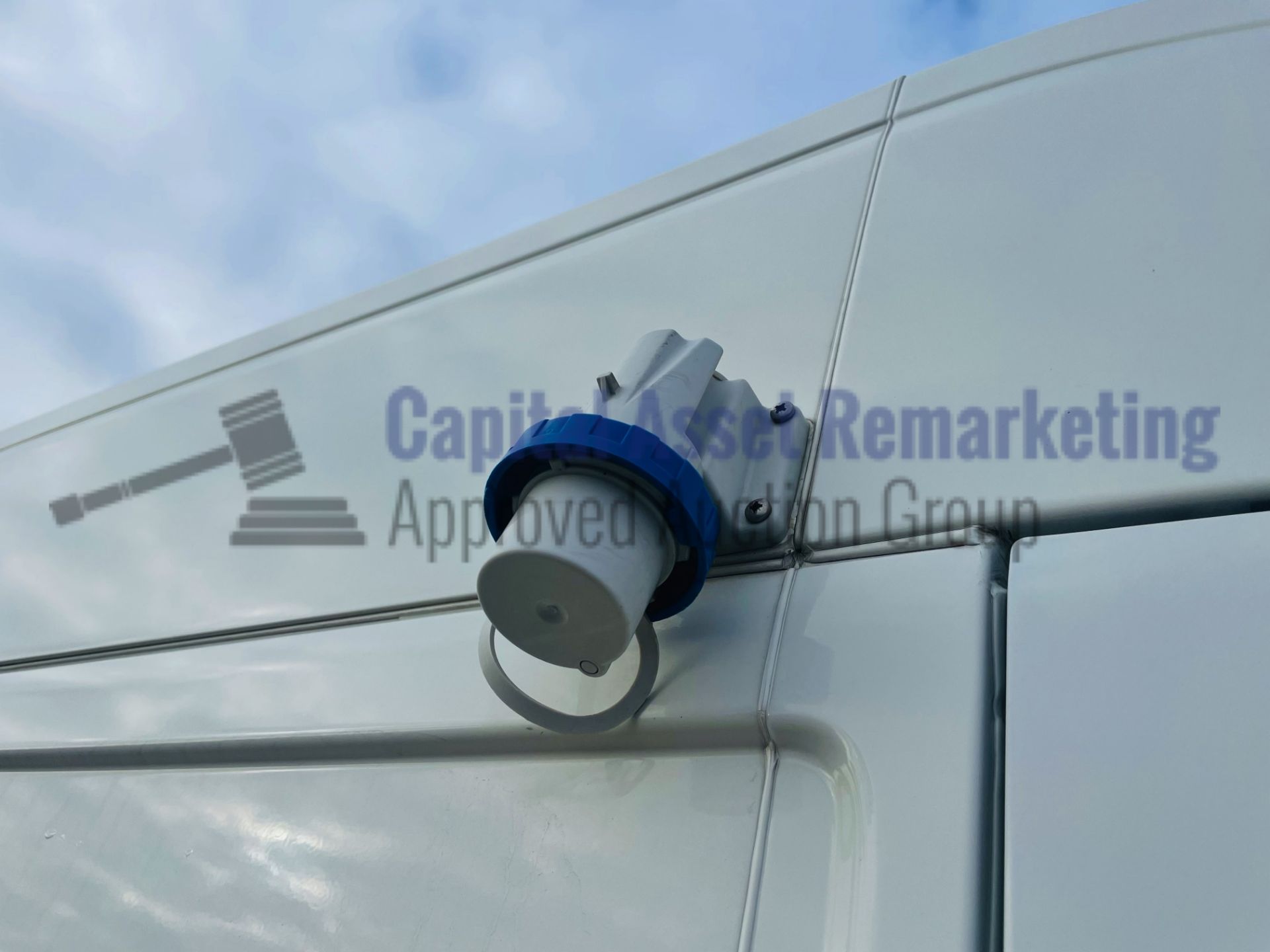 CITROEN RELAY 35 *ENTERPRISE* LWB HI-ROOF *FRIDGE VAN* (2017 - EURO 6) '2.0 BLUE HDI -6 SPEED' *A/C* - Image 17 of 42