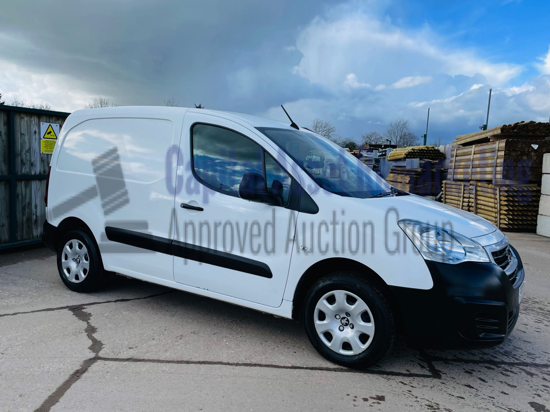 PEUGEOT PARTNER *PROFESSIONAL* PANEL VAN (2017 - EURO 6) '1.6 BLUE HDI' *AIR CON & CRUISE* (1 OWNER)