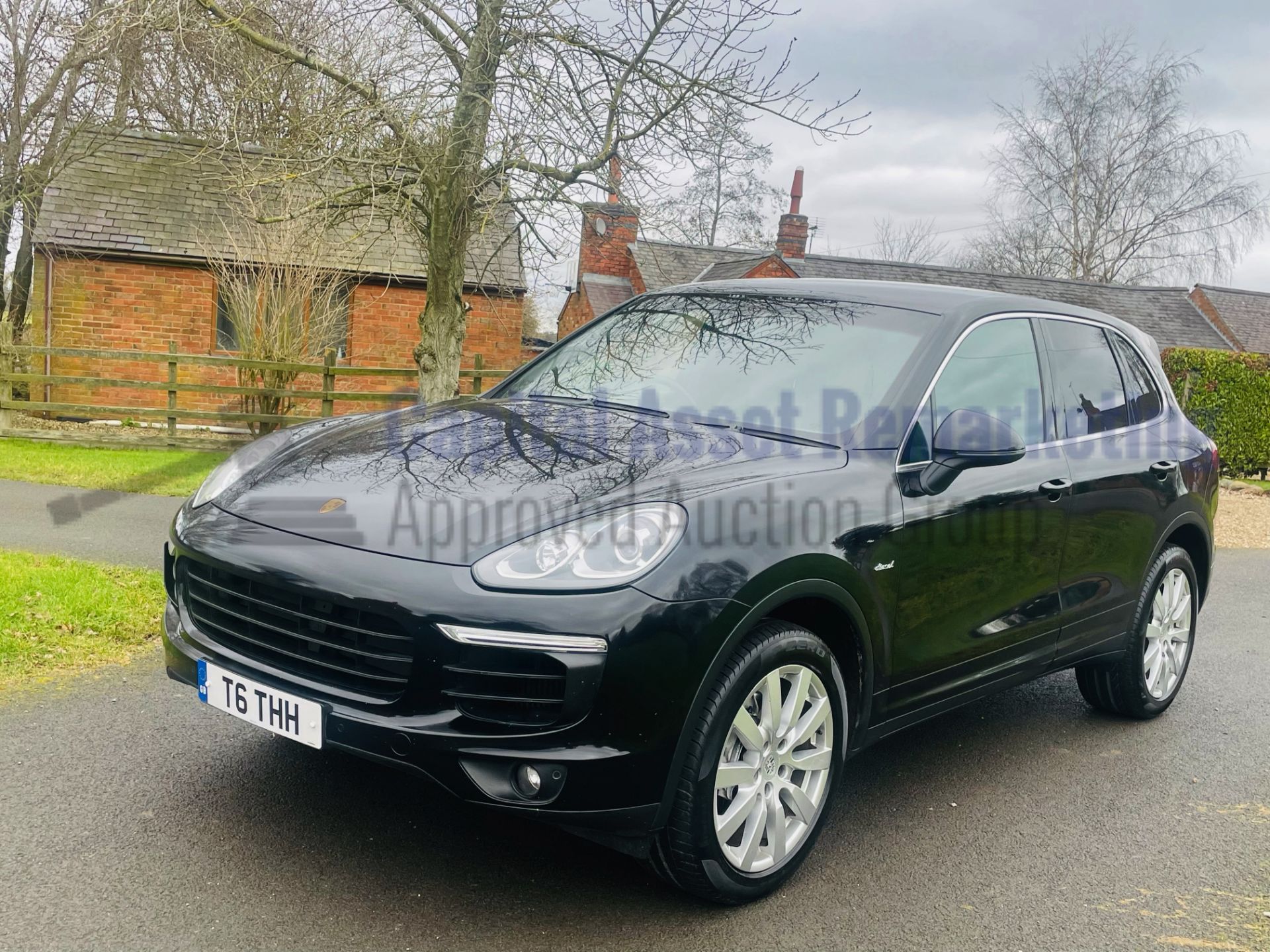 PORSCHE CAYENNE *SPORT SUV* (2017 - EURO 6) '3.0 V6 DIESEL - 8 SPEED AUTO' *MASSIVE SPEC* (NO VAT) - Image 5 of 59