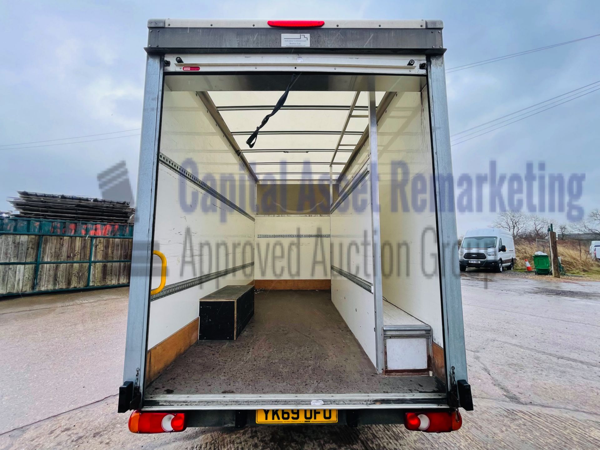 FIAT DUCATO 35 *LWB - LOW LOADER / LUTON BOX VAN* (2020 - EURO 6) '2.3 DIESEL - 140 BHP - 6 SPEED' - Image 24 of 41