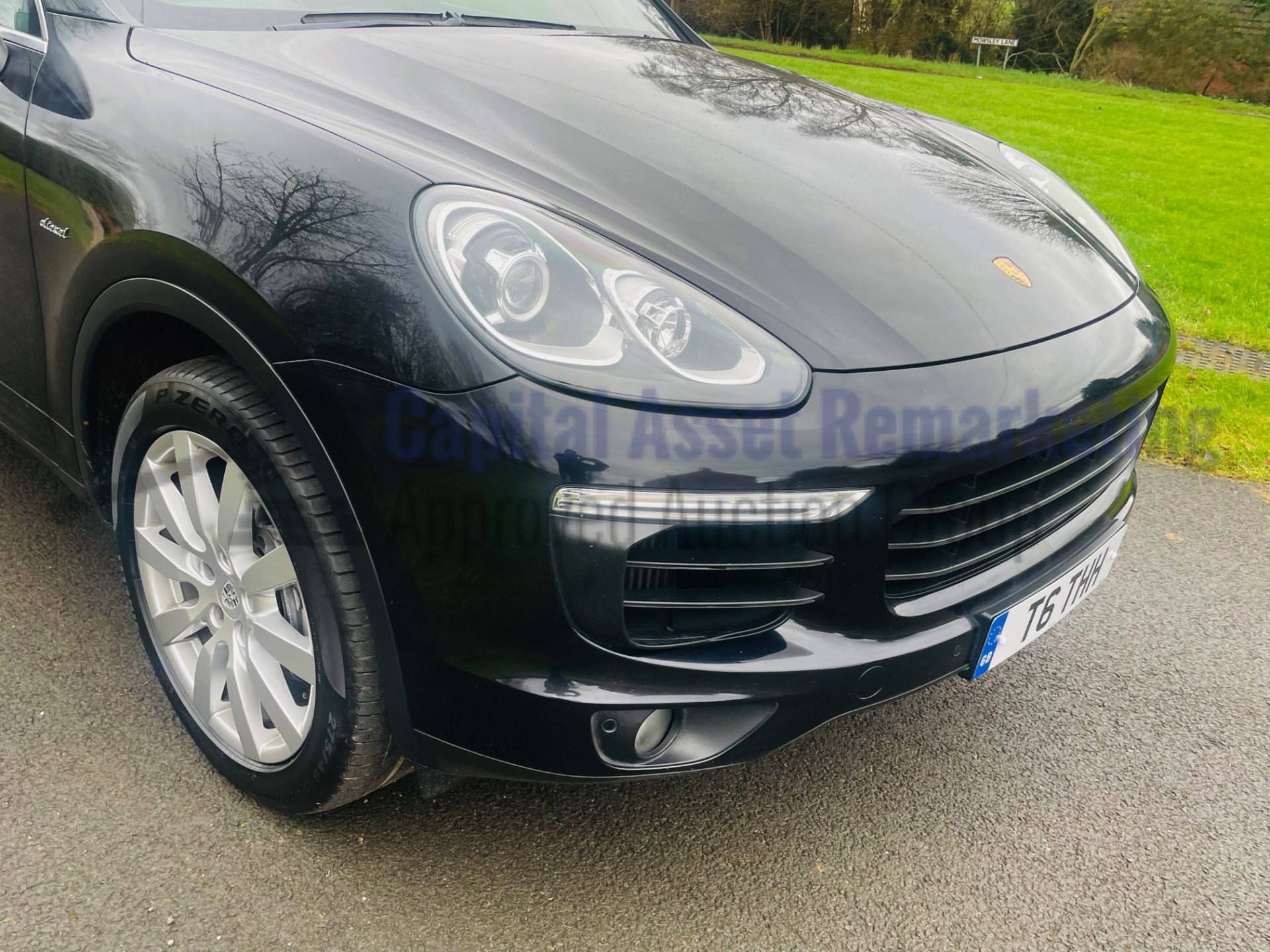 PORSCHE CAYENNE *SPORT SUV* (2017 - EURO 6) '3.0 V6 DIESEL - 8 SPEED AUTO' *MASSIVE SPEC* (NO VAT) - Image 15 of 59